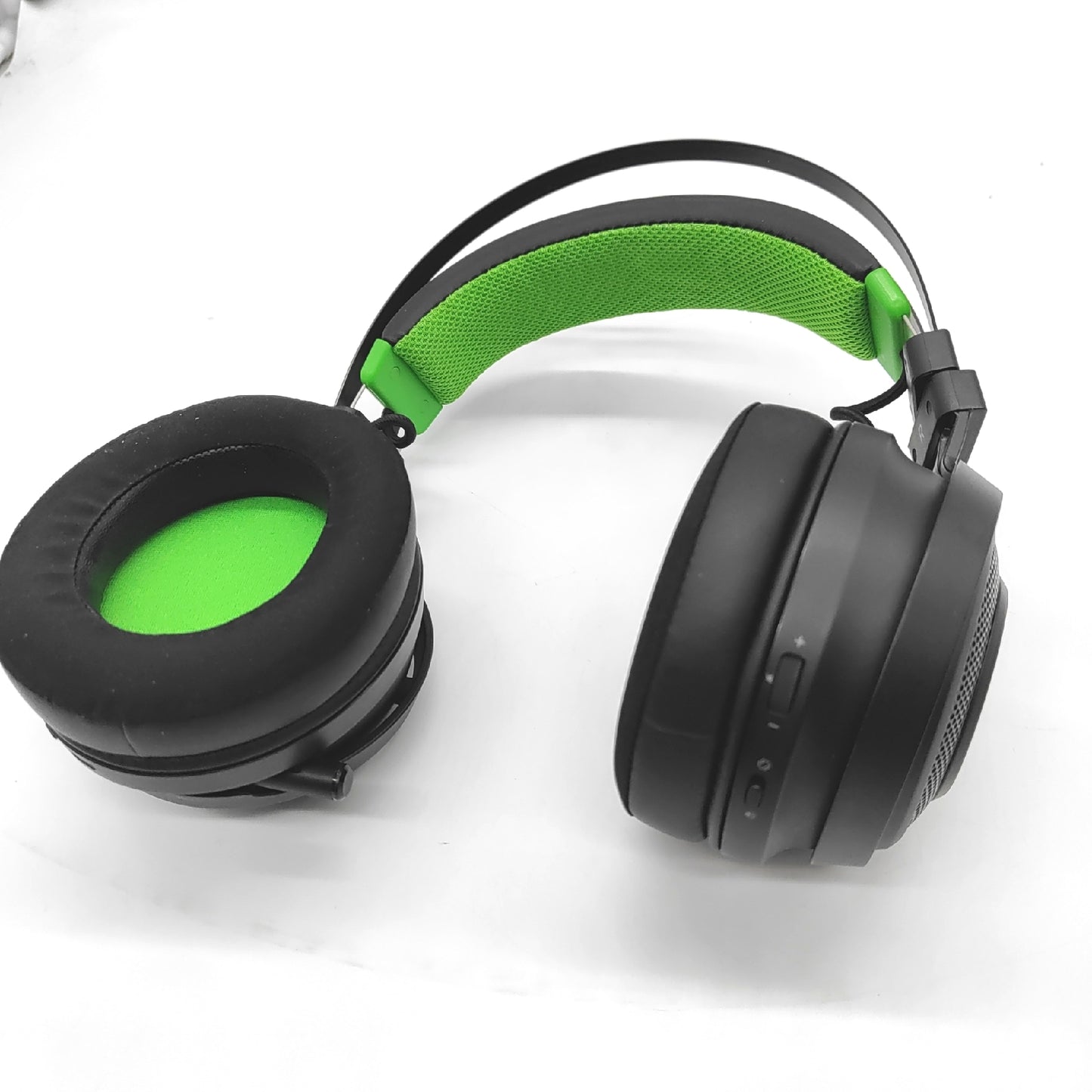Razer Nari Ultimate for Xbox One kabellose Gaming HyperSense Kopfhörer- - Defekt
