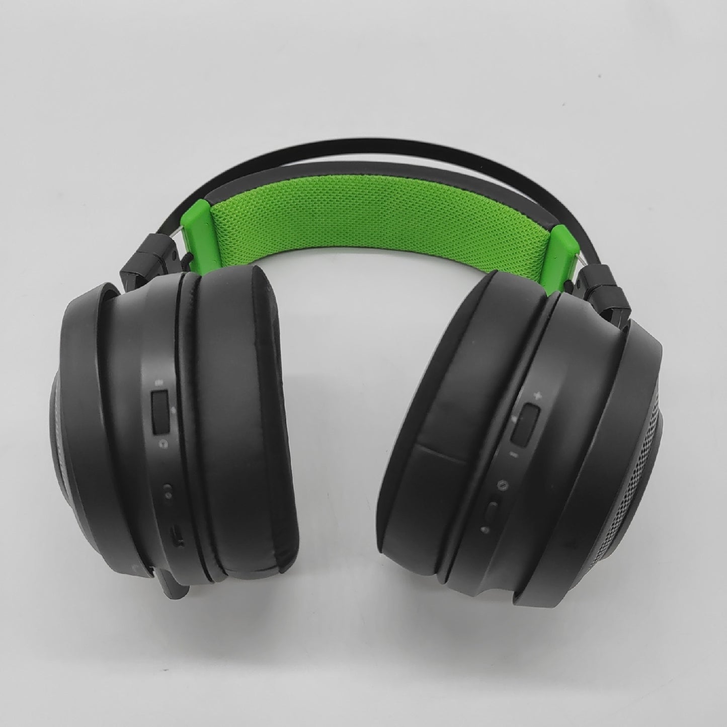 Razer Nari Ultimate for Xbox One kabellose Gaming HyperSense Kopfhörer- - Defekt