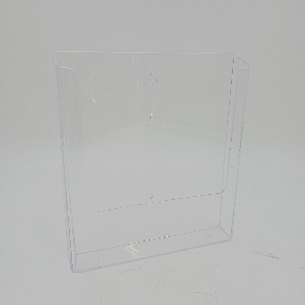 VITAdisplays 2 Stk. DIN A4 Wandprospekthalter  transparenter Flyerhalter zur Wandmontage  Wand-Prospekthalter für DIN A4 Prospekte  Prospekthalter als Wandhalter für Flyer und Kataloge