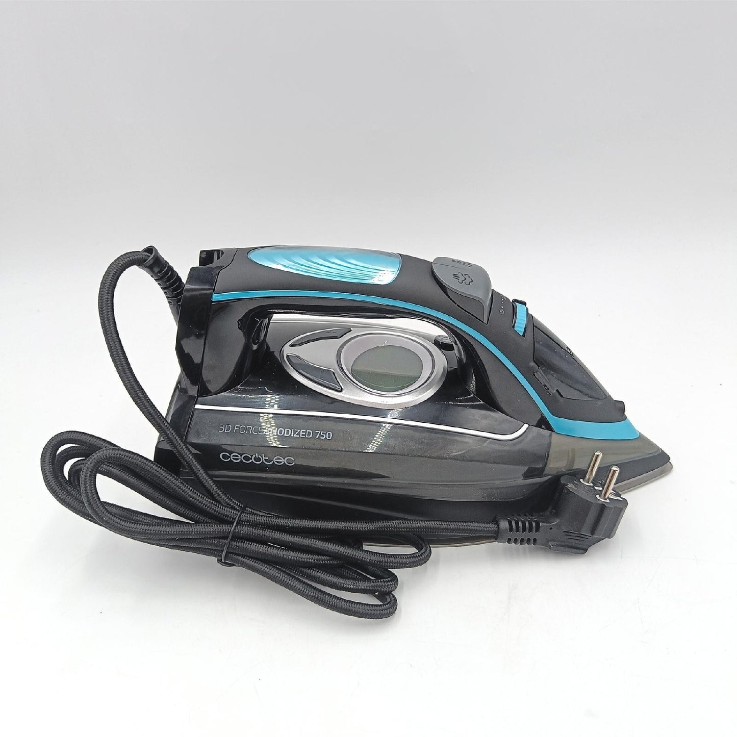 Cecotec Dampfbügeleisen 3D ForceAnodized 750 Smart. 3100 W, Doppelt eloxierte Bügelsohle. Dauerdampf 55 gr/min und Dampfstoß 200 gr/min. LCD Bildschirm. Anti-Kalk, Auto-Off, 400-ml-Tank, Eco-Modus