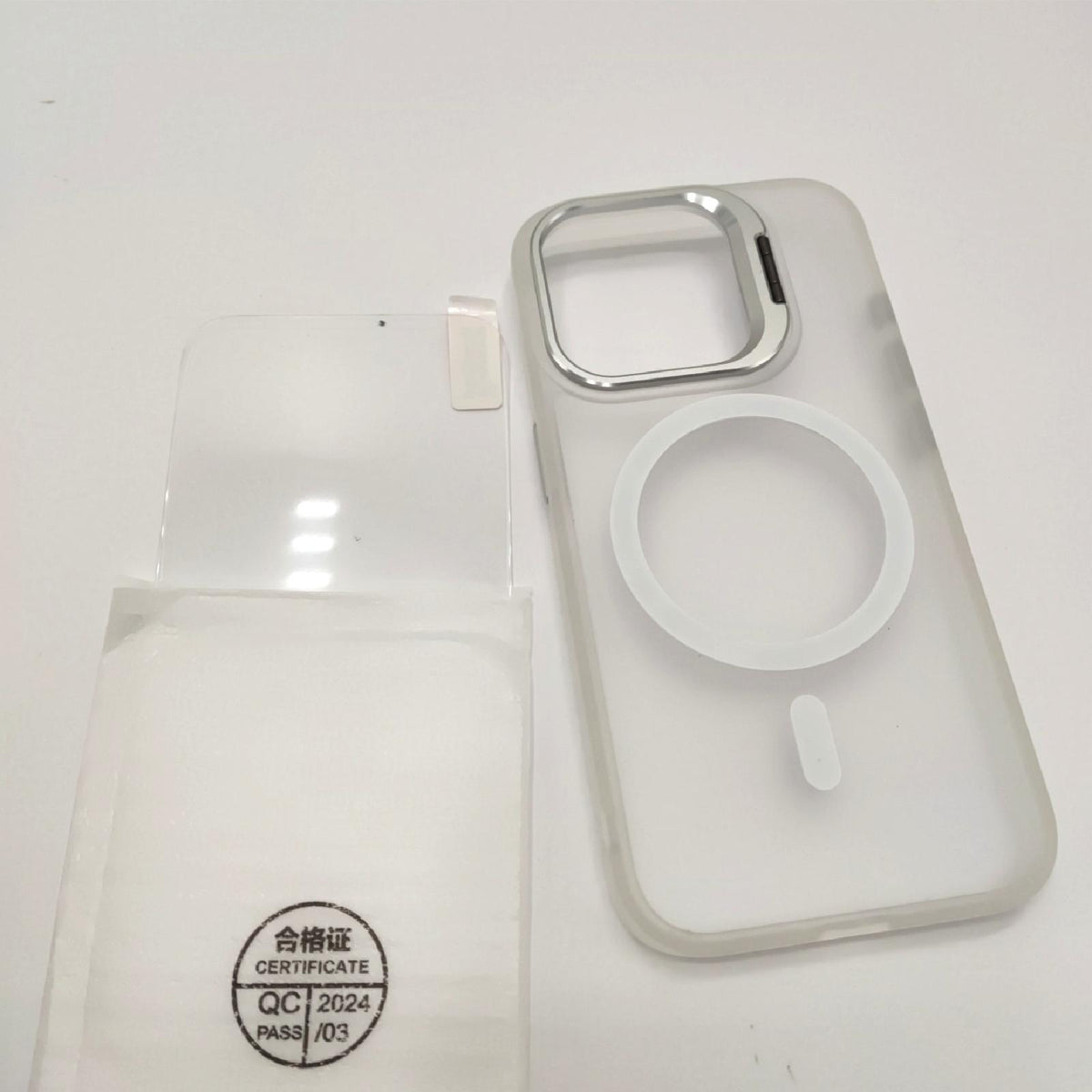 Beeasy iPhone 15 Pro Huelle MagSafe Staender Lieferung mit Schutzfolie