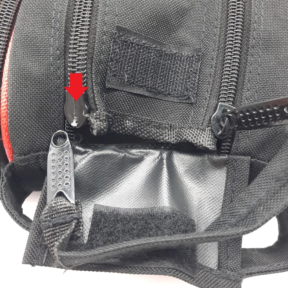 SideSpin - Reisetasche Travel Pro Series schwarz/rot  kompakte Größe von 26 x 13 x 14 cm  für Padel