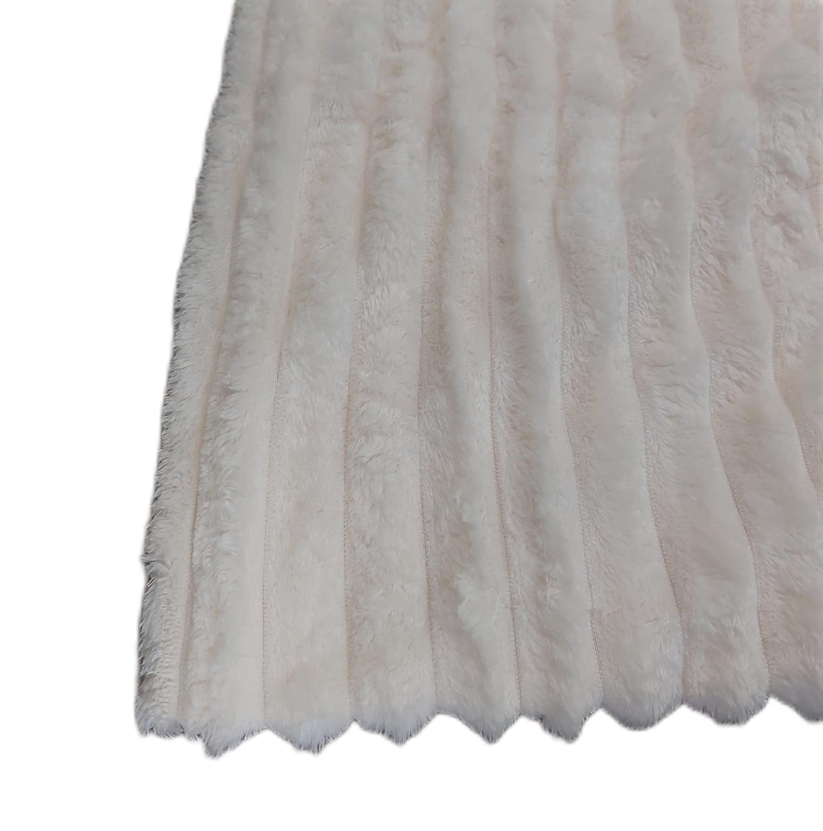 BEDELITE Kuscheldecke Flauschig Deko Decke für Couch, Cremeweiß, 150x200