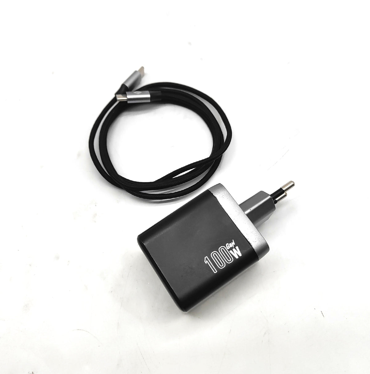 Novoo 100W Schnellladegeraet USB C mit 3 Anschluessen USB C Stecker USB A Schnellladen PPS