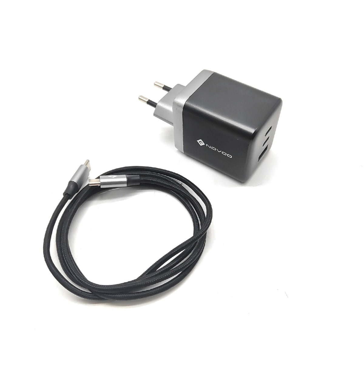 Novoo 100W Schnellladegeraet USB C mit 3 Anschluessen USB C Stecker USB A Schnellladen PPS