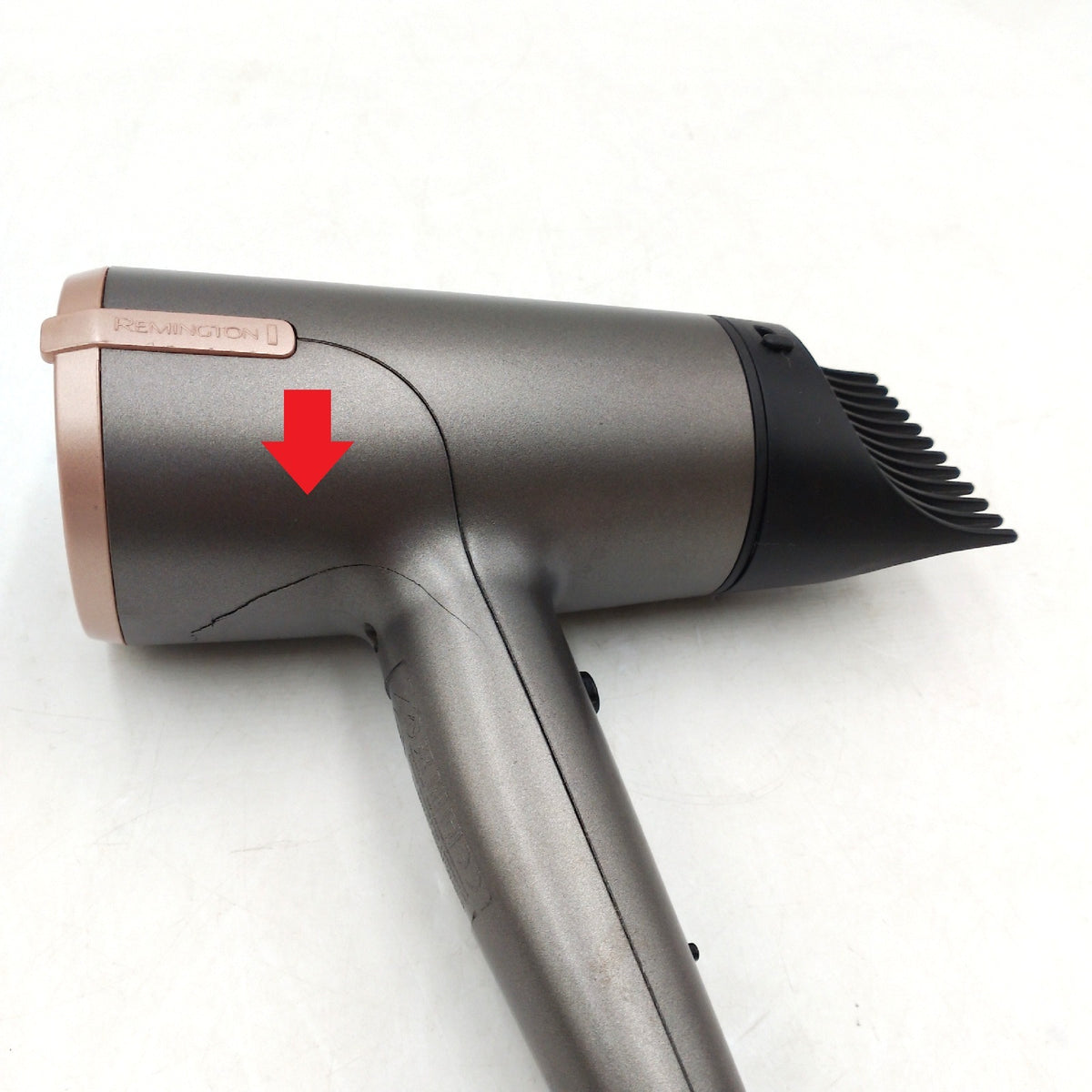 Remington ONE Haartrockner Ionen 120 kmh Gehaeuse gebrochen Def