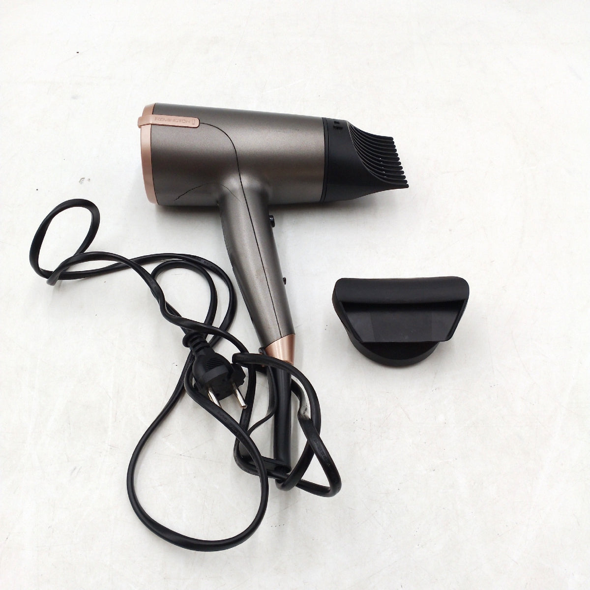 Remington ONE Haartrockner Ionen 120 kmh Gehaeuse gebrochen Def