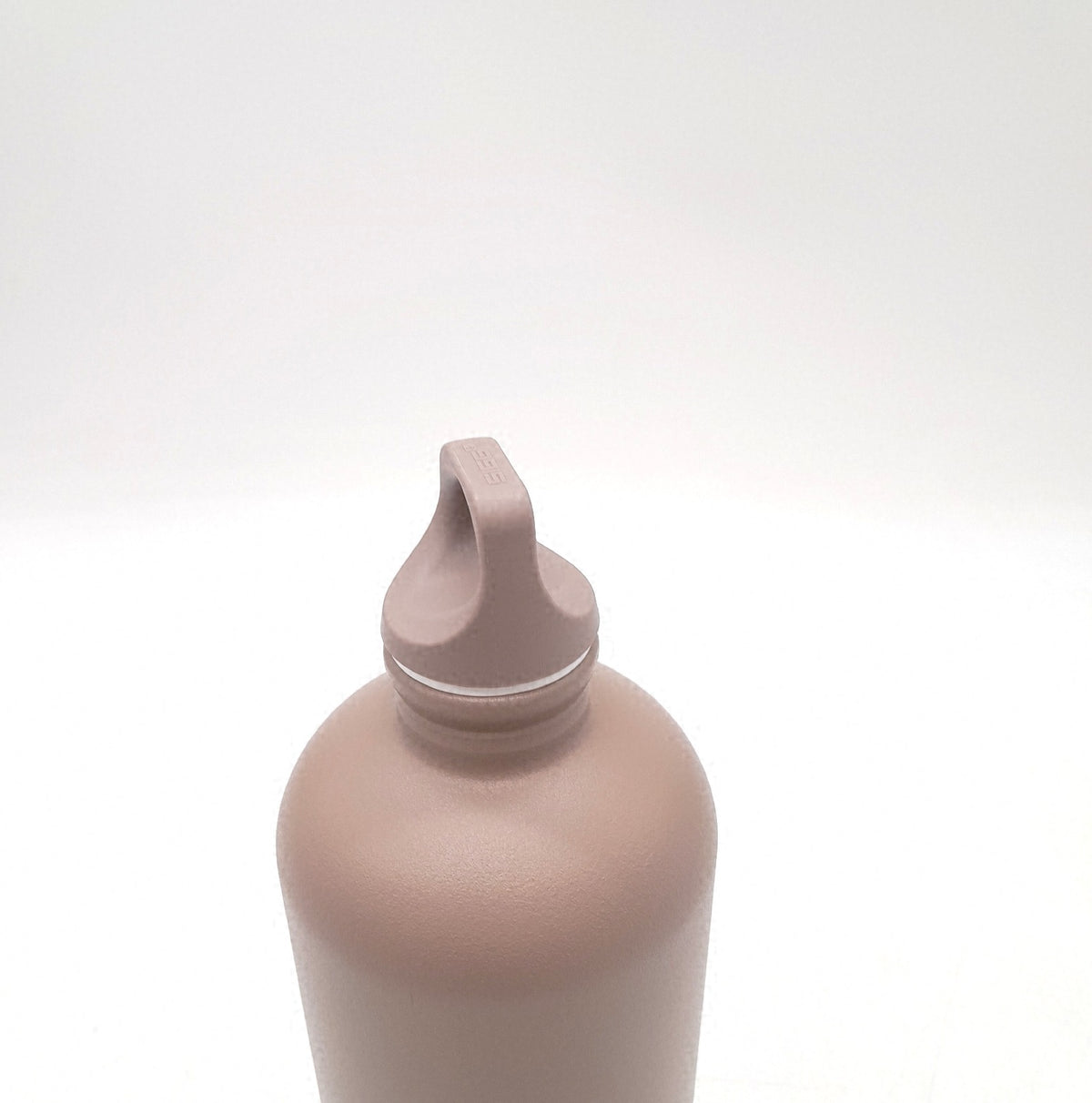 Sigg Traveller Dusk Aluminium Trinkflasche auslaufsicher geeignet für kohlensaeurehaltige Getraenke