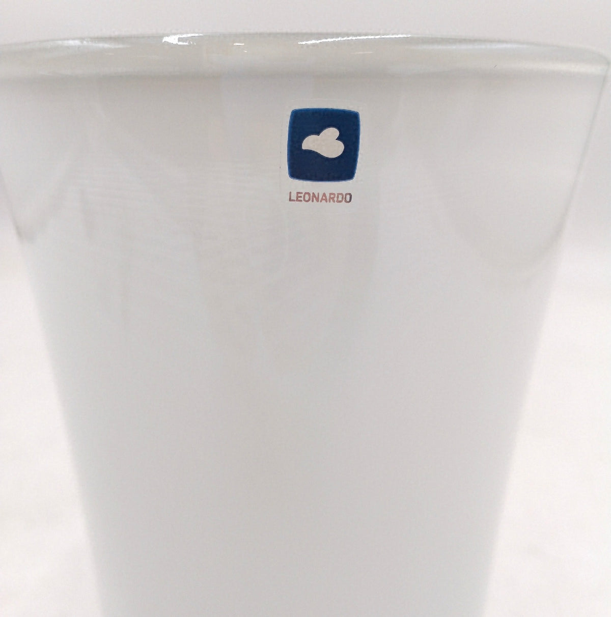 Leonardo Home Bloom geschwungene konische Glasvase weiße lackierte Vase Blumen Deko