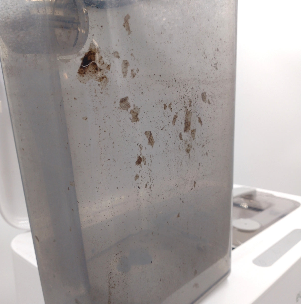 Eureka Ultra Saugroboter mit Wischfunktion Robotic Floorcare gebraucht starke Gebrauchsspuren