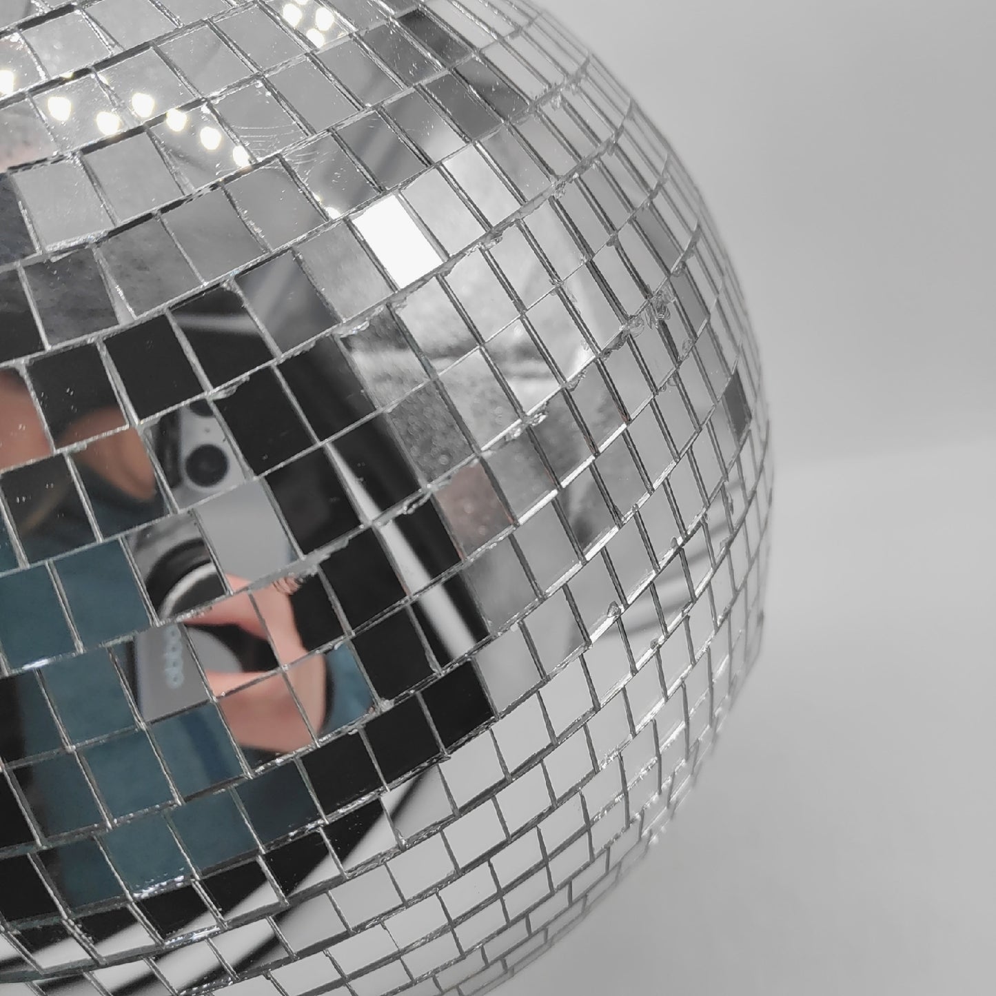 Relaxdays Discokugel Party Deko große Spiegelkugel zum Aufhängen Decke Glamour