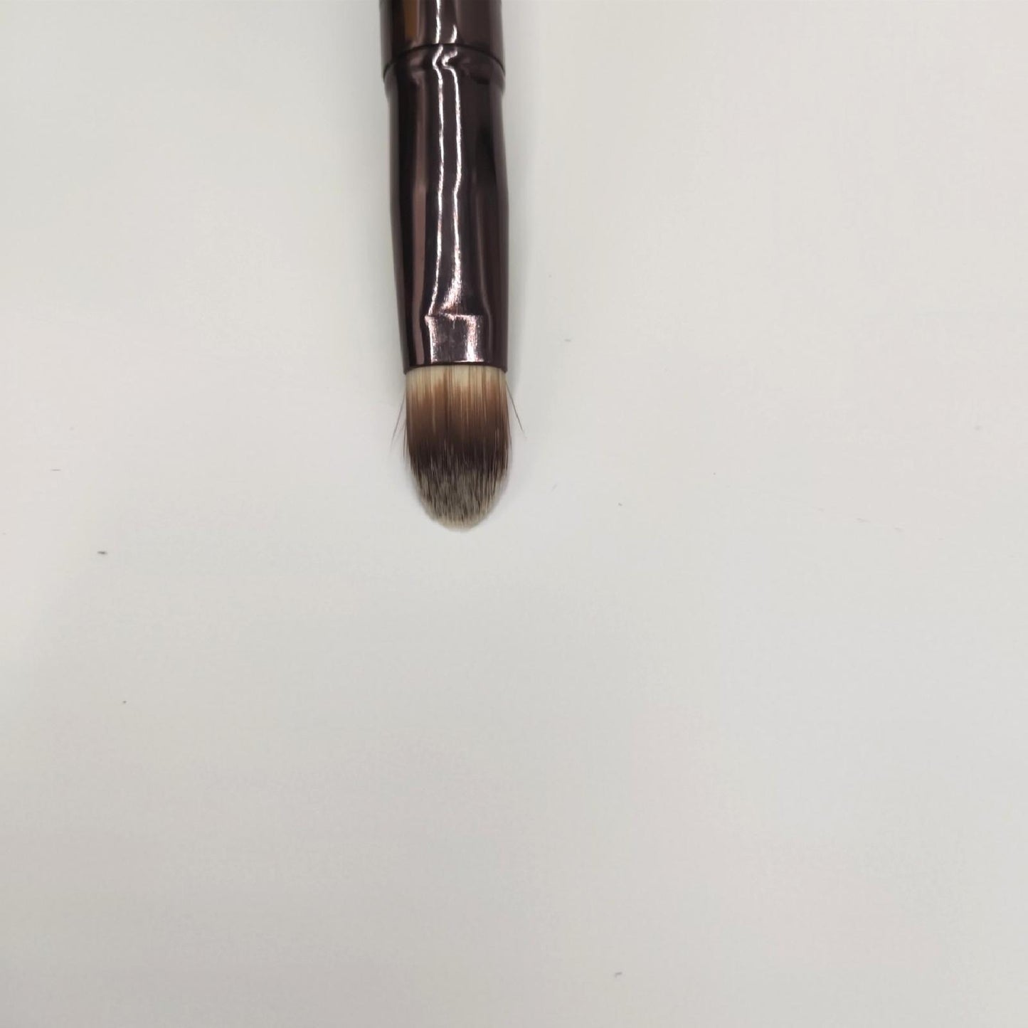 ENERGY 2-in-1 Concealer Pinsel mit zwei Enden, Highlighter Pinsel für Flüssig, Creme und Puder Makeup (Geschenk für Sie, Geschenk für Frau)