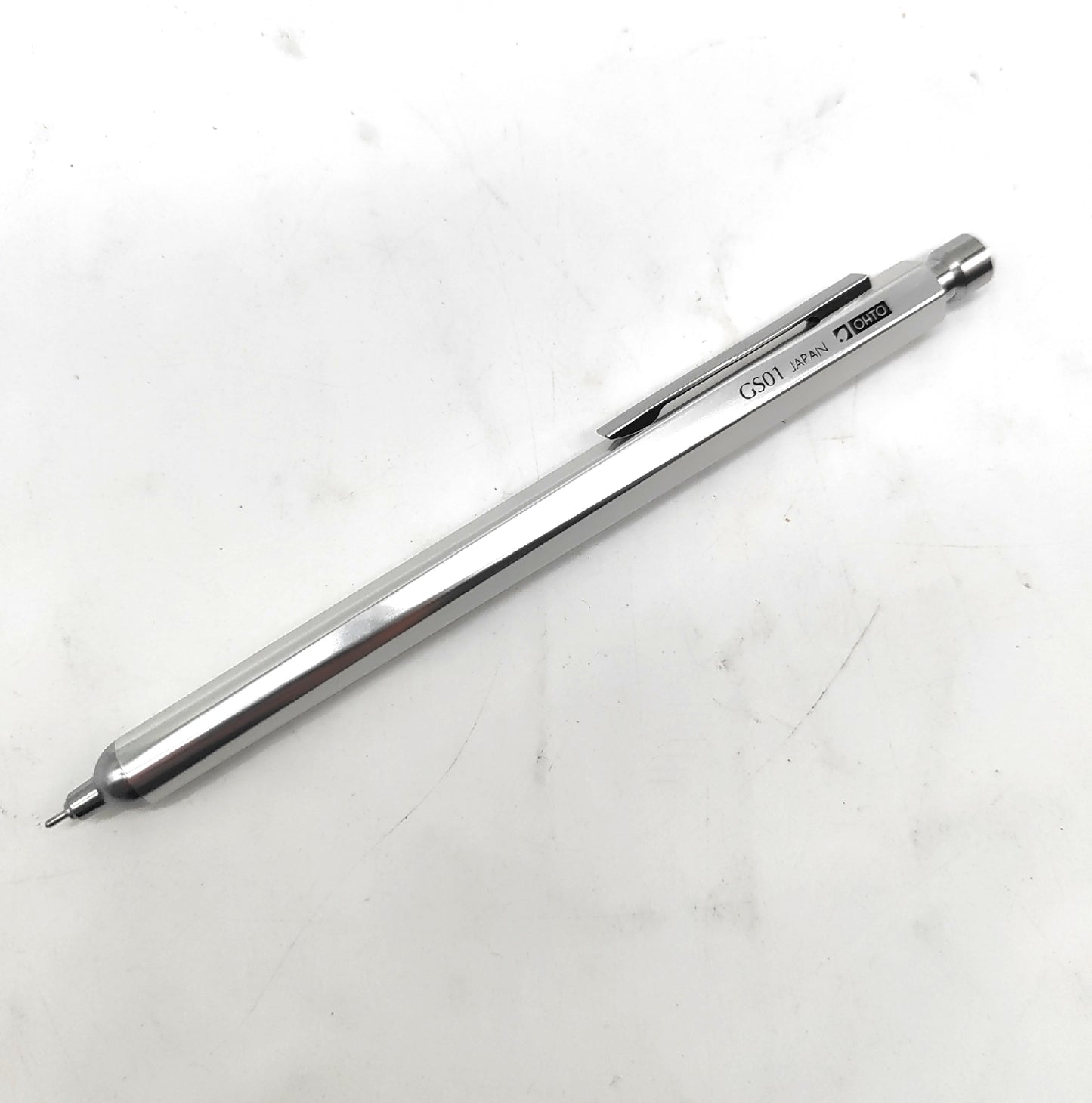 OHTO Kugelschreiber Schreibwaren Aluminium Gehäuse 07 mm Mine schwarz langlebig