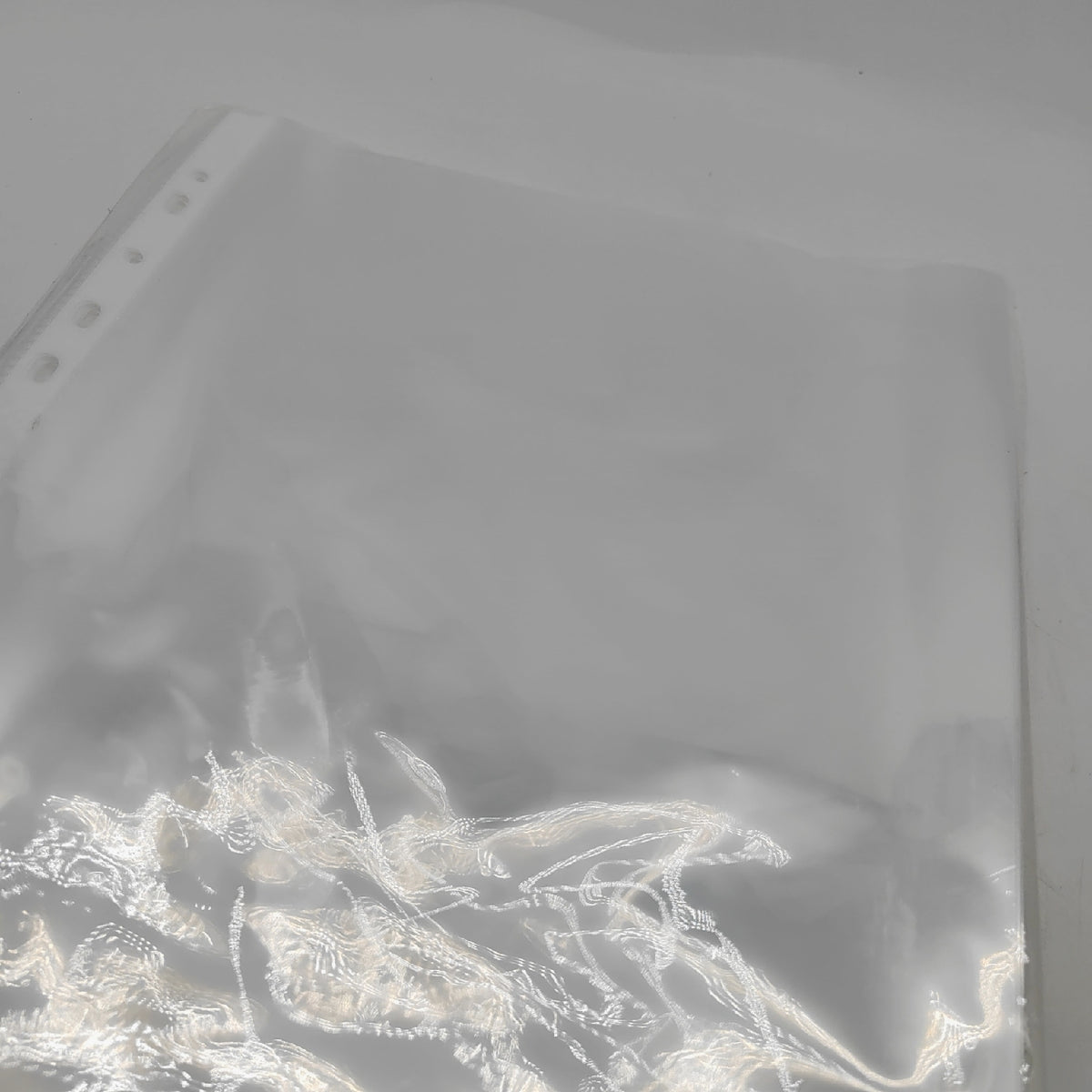Raylu Paper - 100% recycelbare Polypropylen-Multi-Bohr-Hüllen mit großer Öffnung  verstärkter Rücken  100 Stück Transparent - Glas  Folio - 60 Mikron