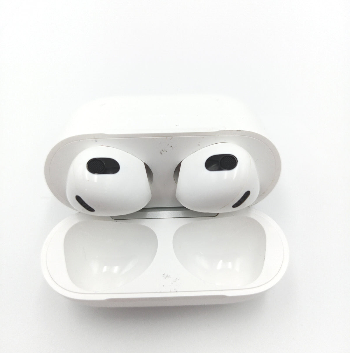 Apple Airpods Dritte Generation Ladegehäuse Kopfhoerer defekt mit Accountsperre