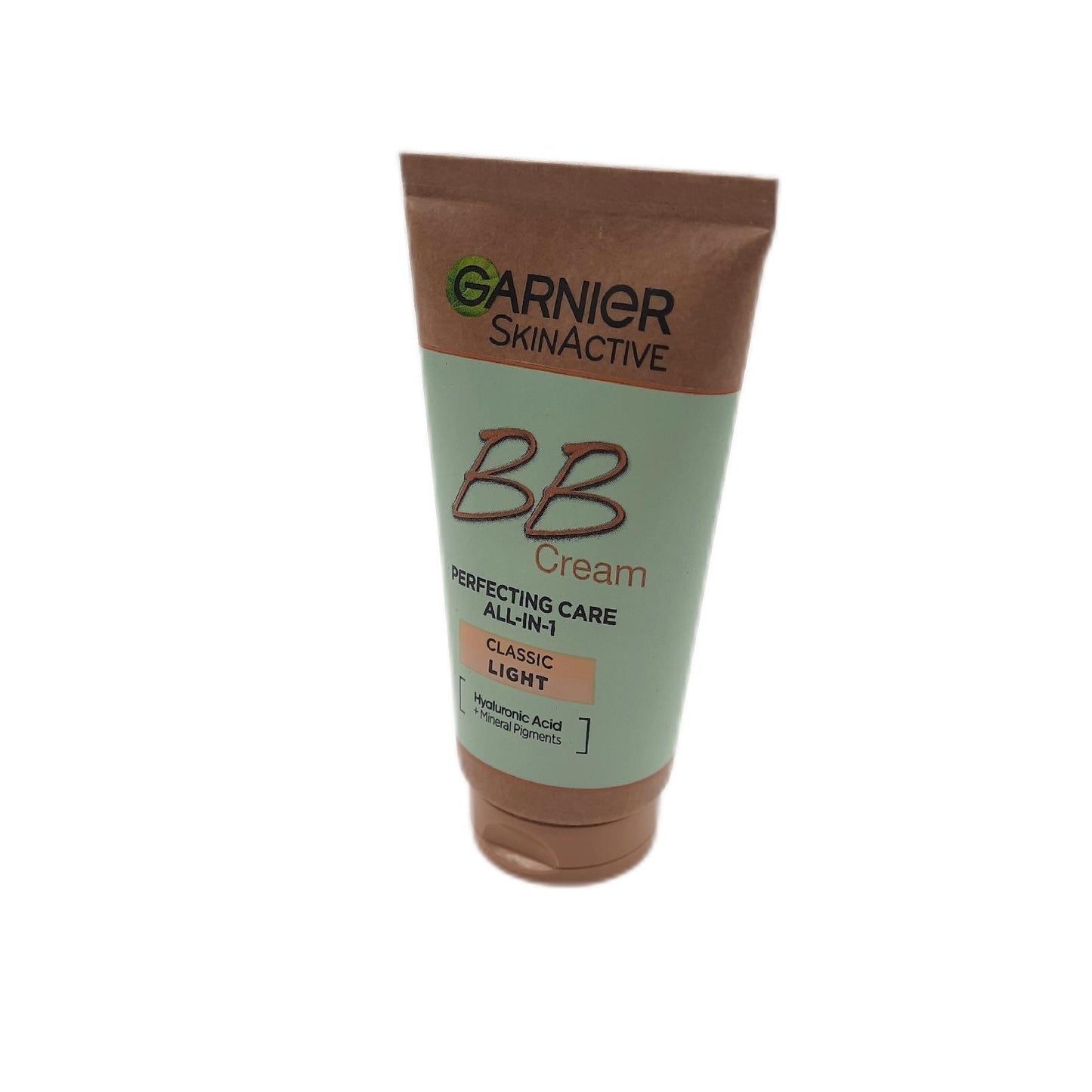 Garnier BB Cream Classica SkinActive Für einen ebenmäßigen, hydratisierten Teint mit einem natürlichen Look