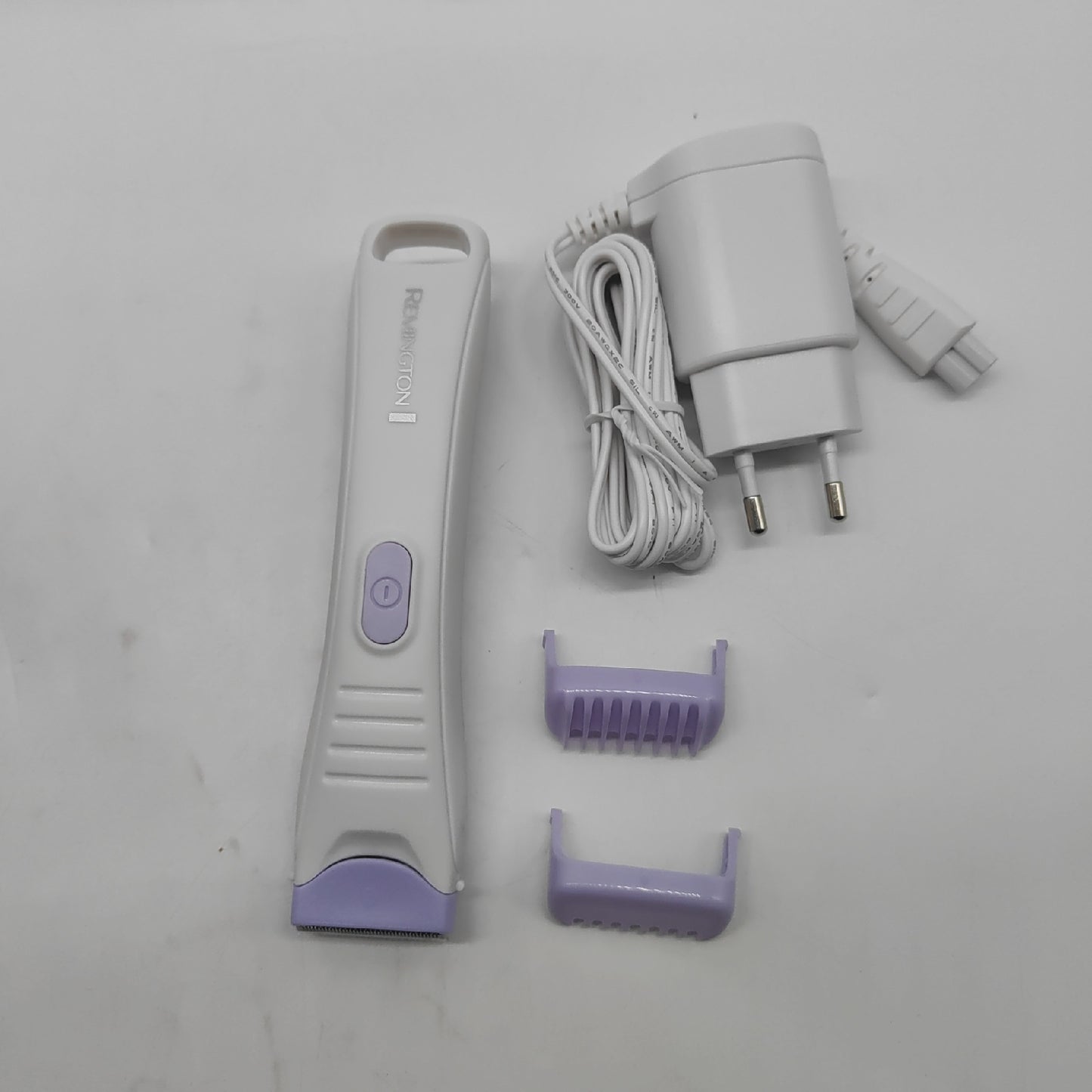 Remington Damen Trimmer Rasierer Body Shirt Wasserdicht 2 Sabots BKT4000 Glatt Effizient