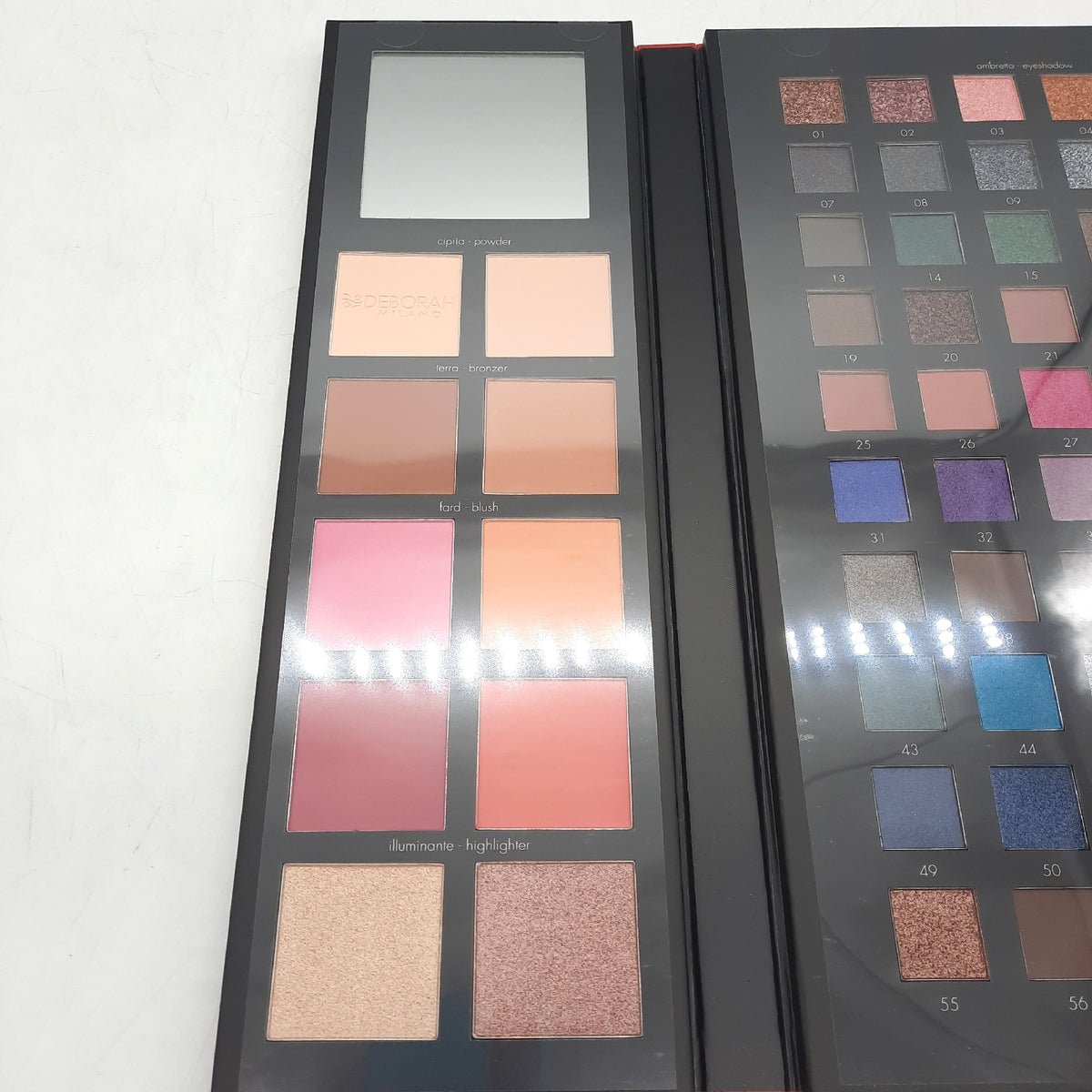Deborah Milano - Geschenkset für Damen, Make Up Beauty Gift Nr. 4 Large, inklusive Palette von Lidschatten, Gloss, Lippenstift und Gesichtspuder mit verschiedenen Oberflächen und Farben, aus