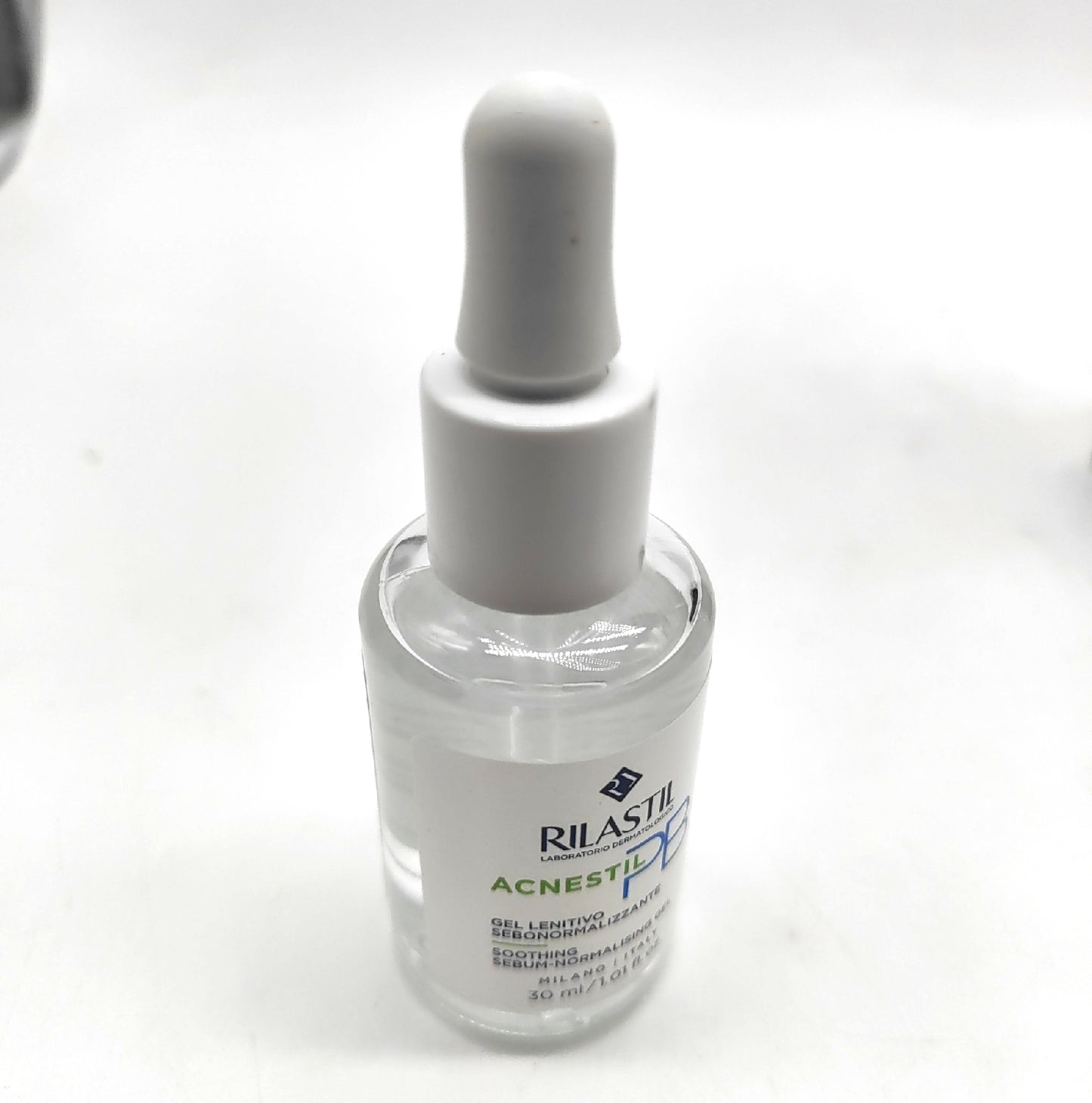 Rilastil Gel Serum Gesichtspflege Acnestil Talgregulierend leichte Textur