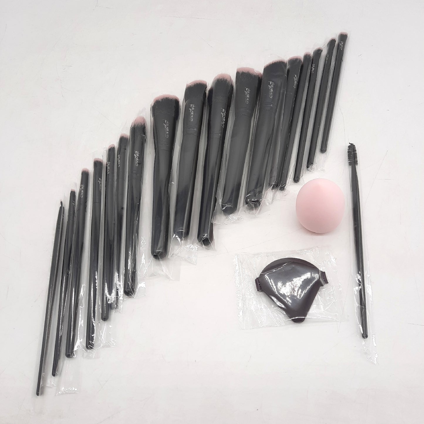 Make-up-Pinselset mit 18 hochwertigen synthetischen Make-up-Pinseln ? Professionelles Set für