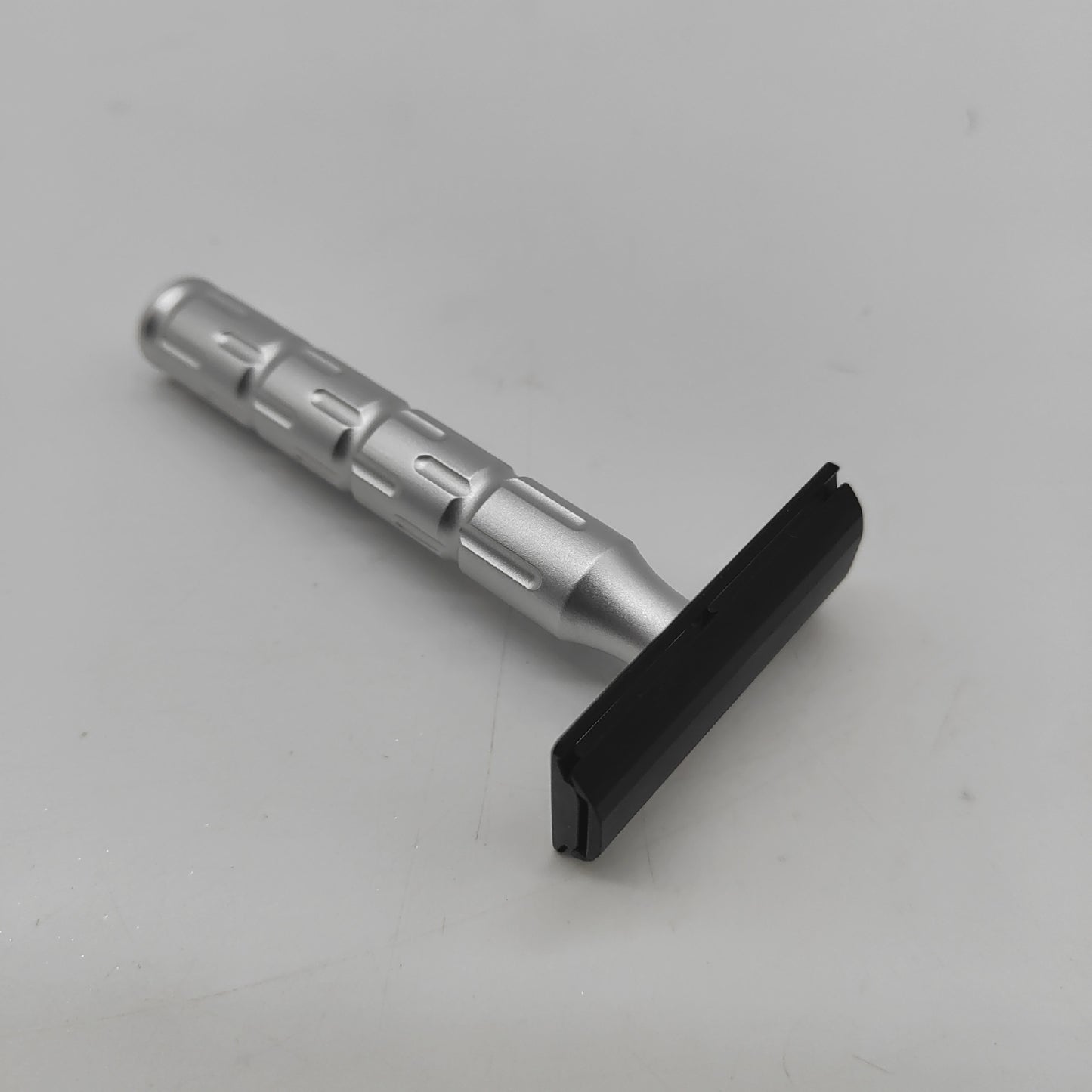The Goodfellas Sicherheitsrasierer Bartpflege Syntesi Velvet Aluminium Elegant Stilvoll für Herren