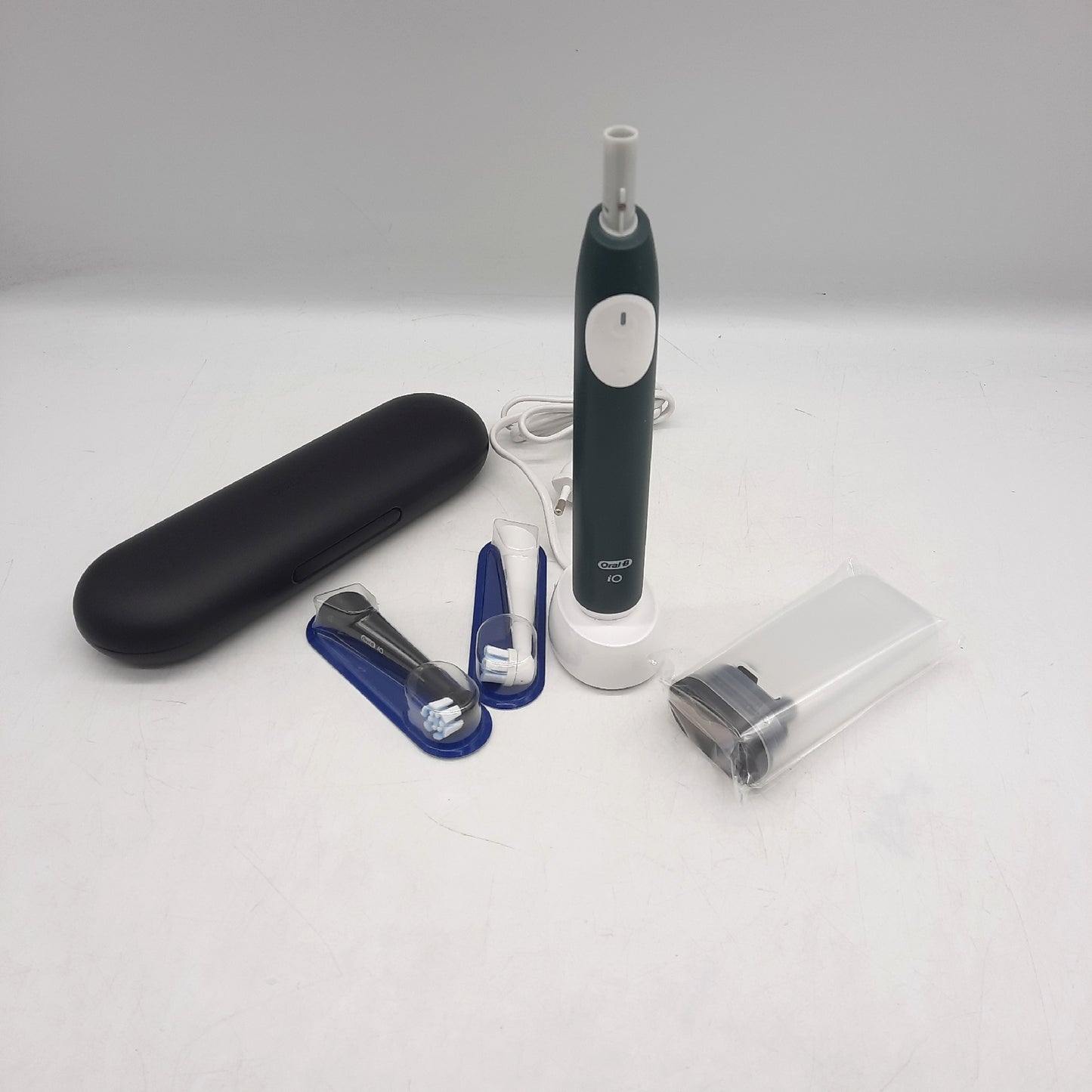 Oral B iO Series 2 Elektrische Zahnbürste fehlt eine von zwei