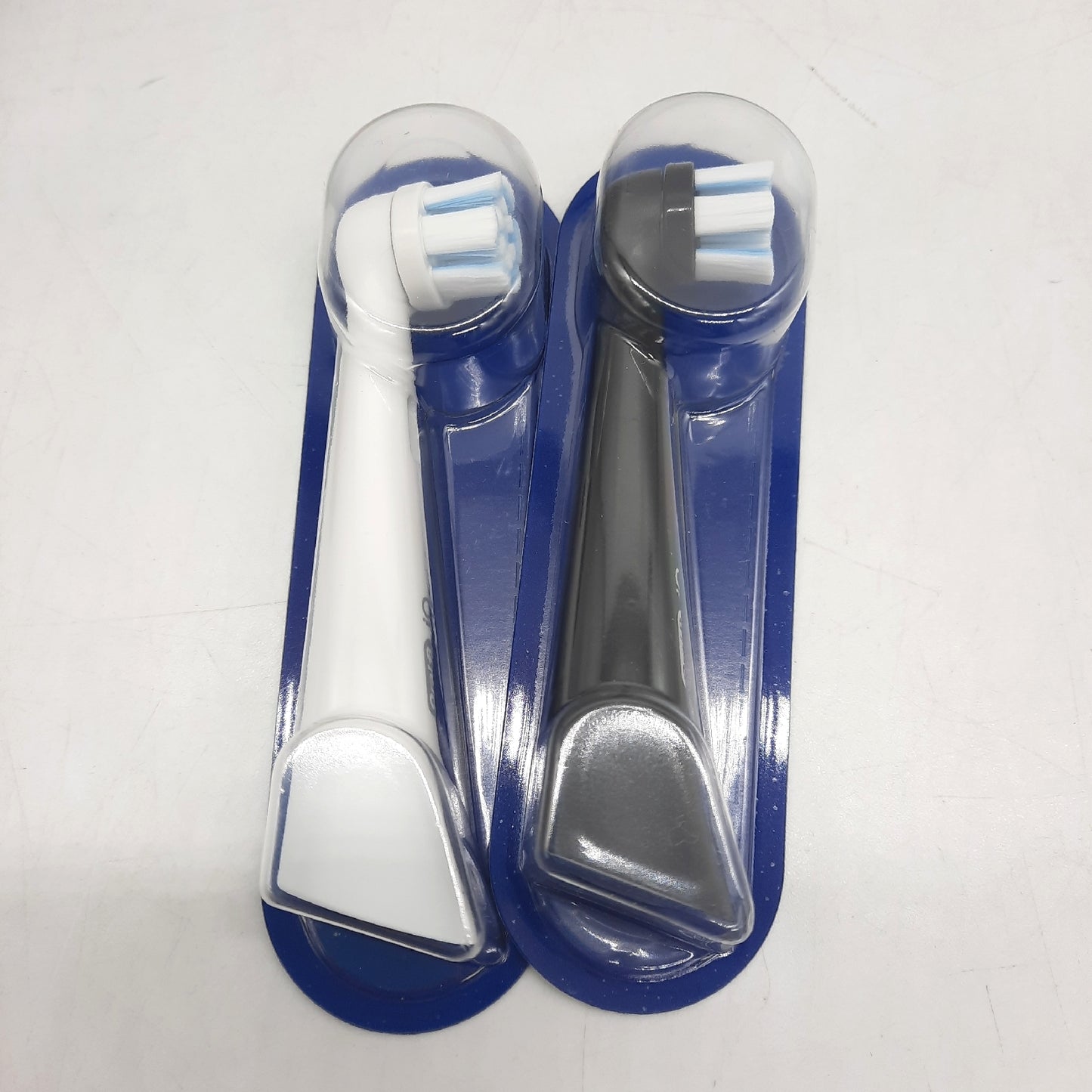 Oral B iO Series 2 Elektrische Zahnbürste fehlt eine von zwei