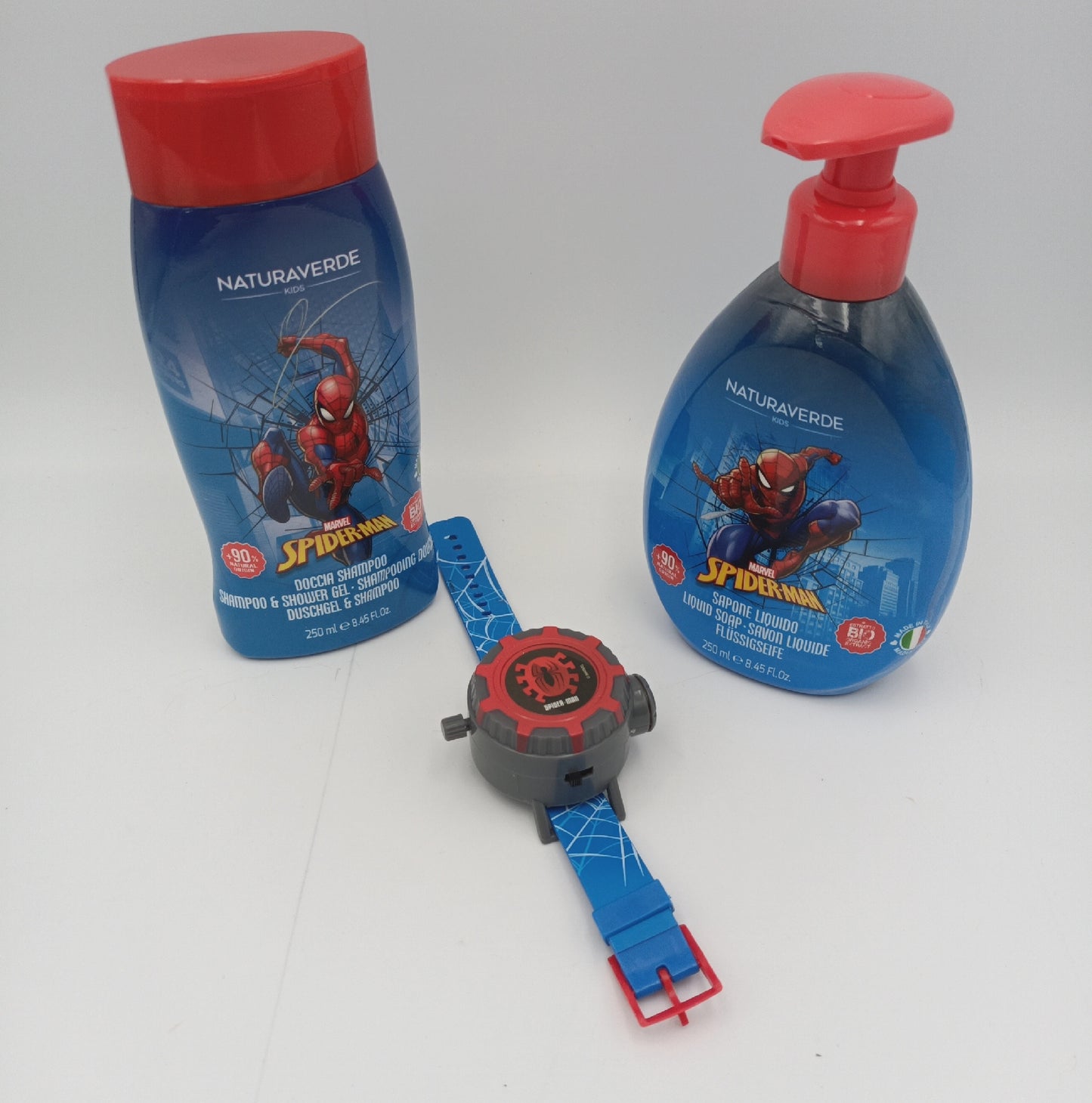 Naturaverde Spiderman Geschenkset Duschshampoo 250 ml Flüssigseife 250 ml und Geschenk