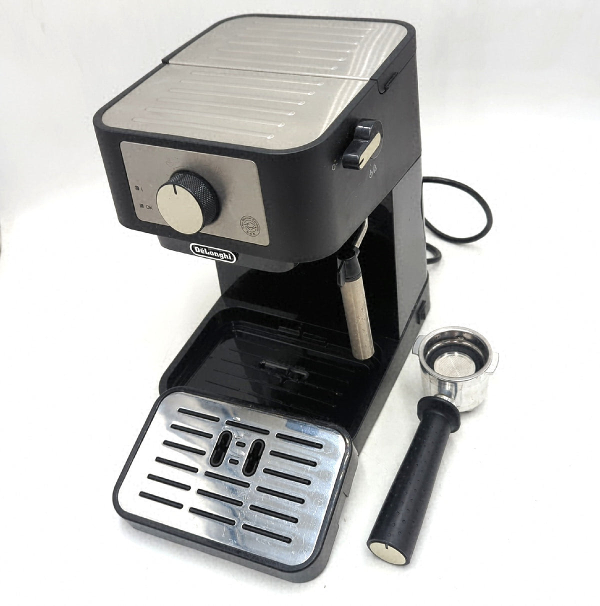DeLonghi Espressomaschine Siebträgermaschine Schwarz Silber mit Gebrauchsspuren Gehäuse Kratzer