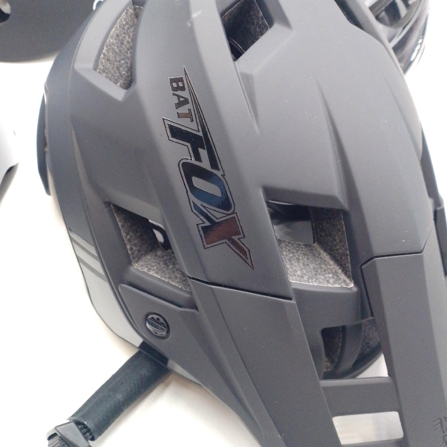 Kunden Retouren Rückläufer  E Ware 21 Stück  Helme Fahrradhelme Uvex Fox Alpina Fischer Dunlop