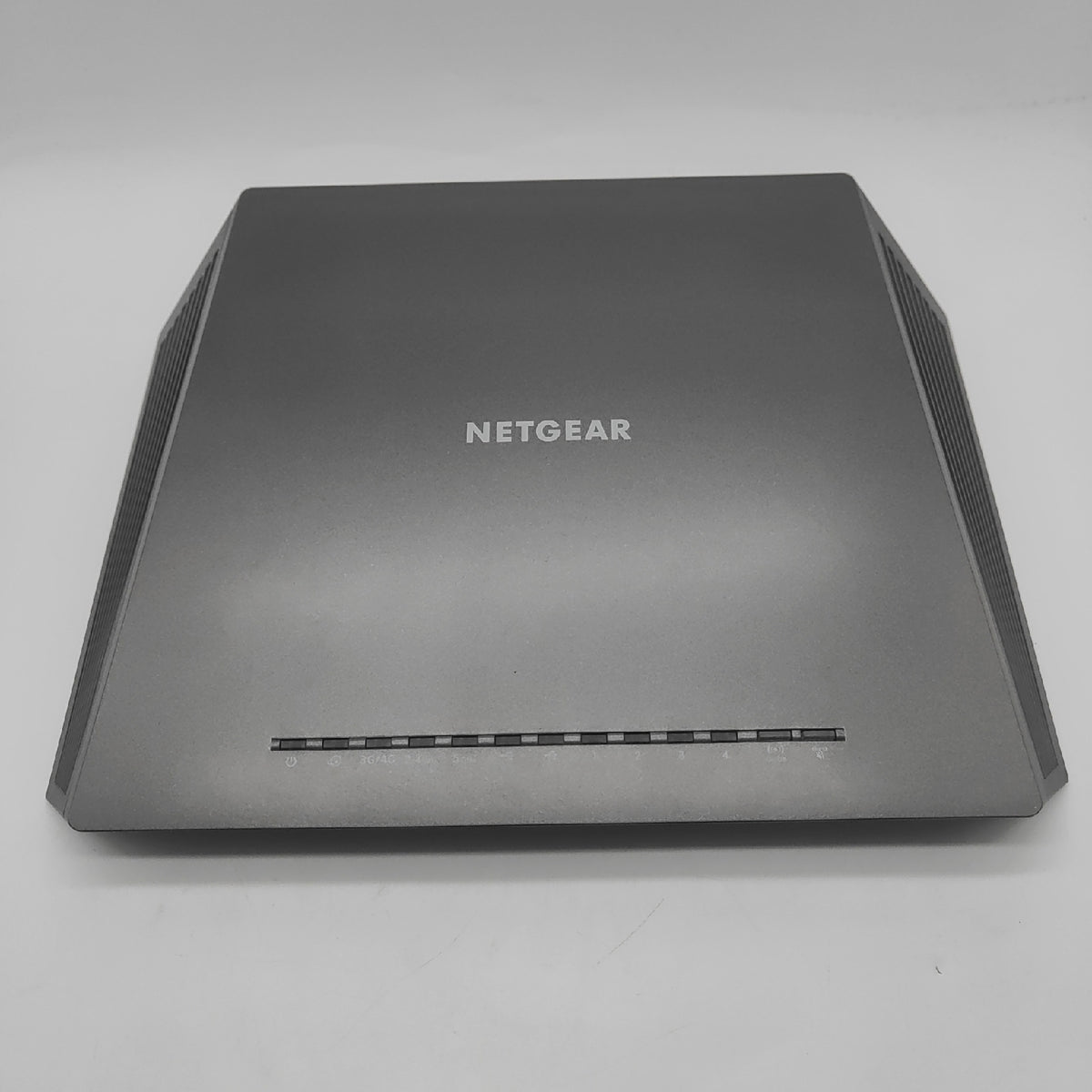 Netgear Nighthawk AC1900 LTE Modem Router USB SIM Defekt rote Power LED le