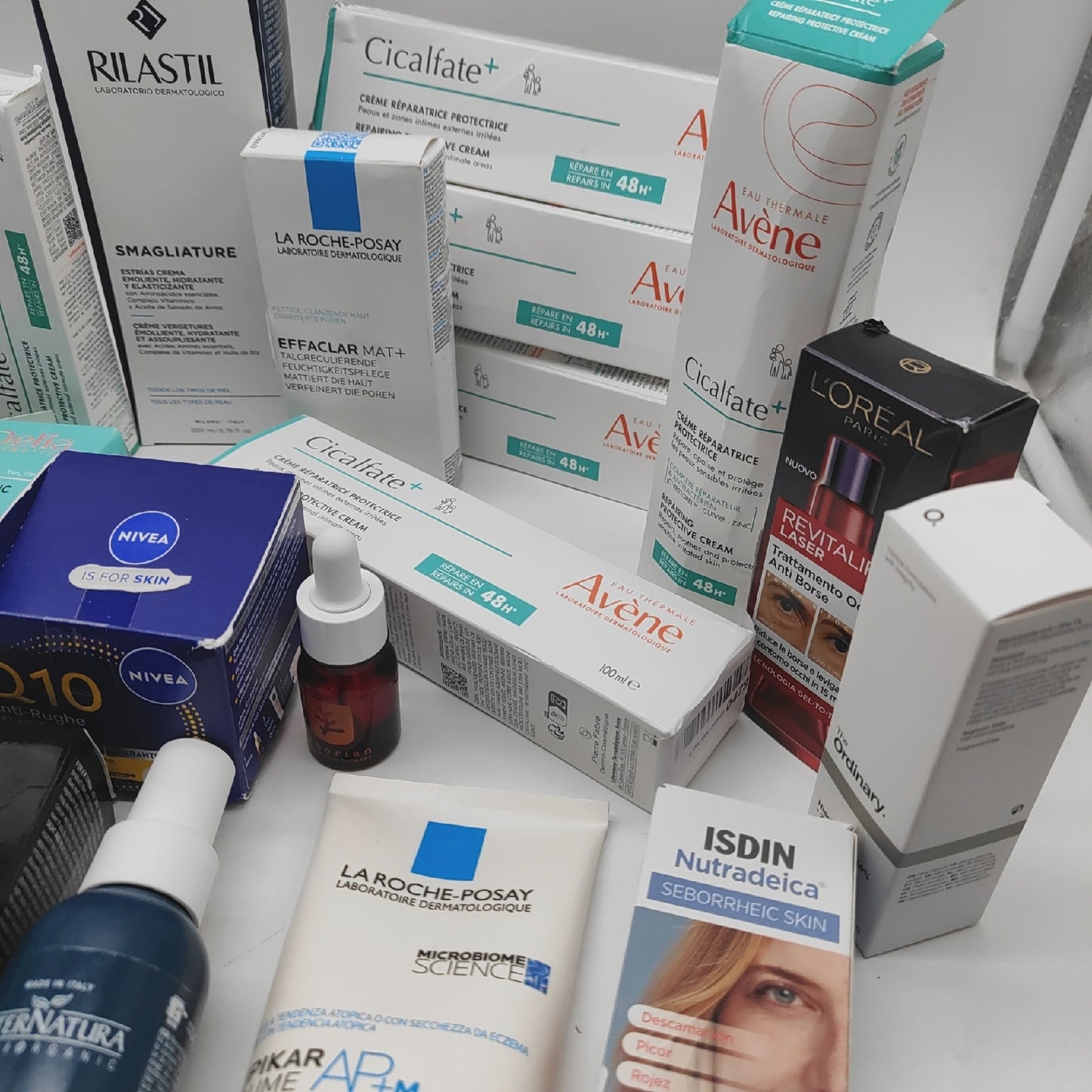 Creme Körperlotion Drogerie Beauty Eucerin Loreal geöffnet