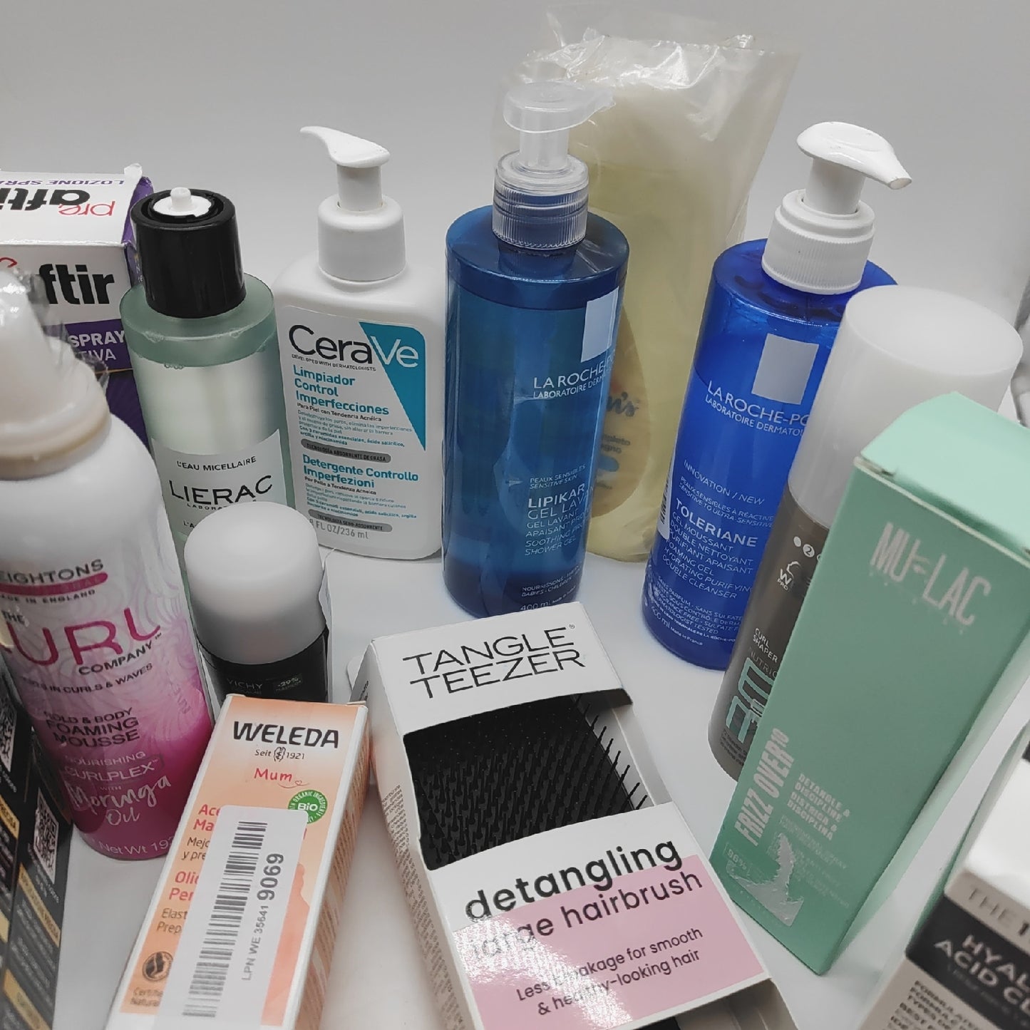 Kosmetik Brauty Haarshampoo Haarfärbung Tangle geöffnete Verpackungen