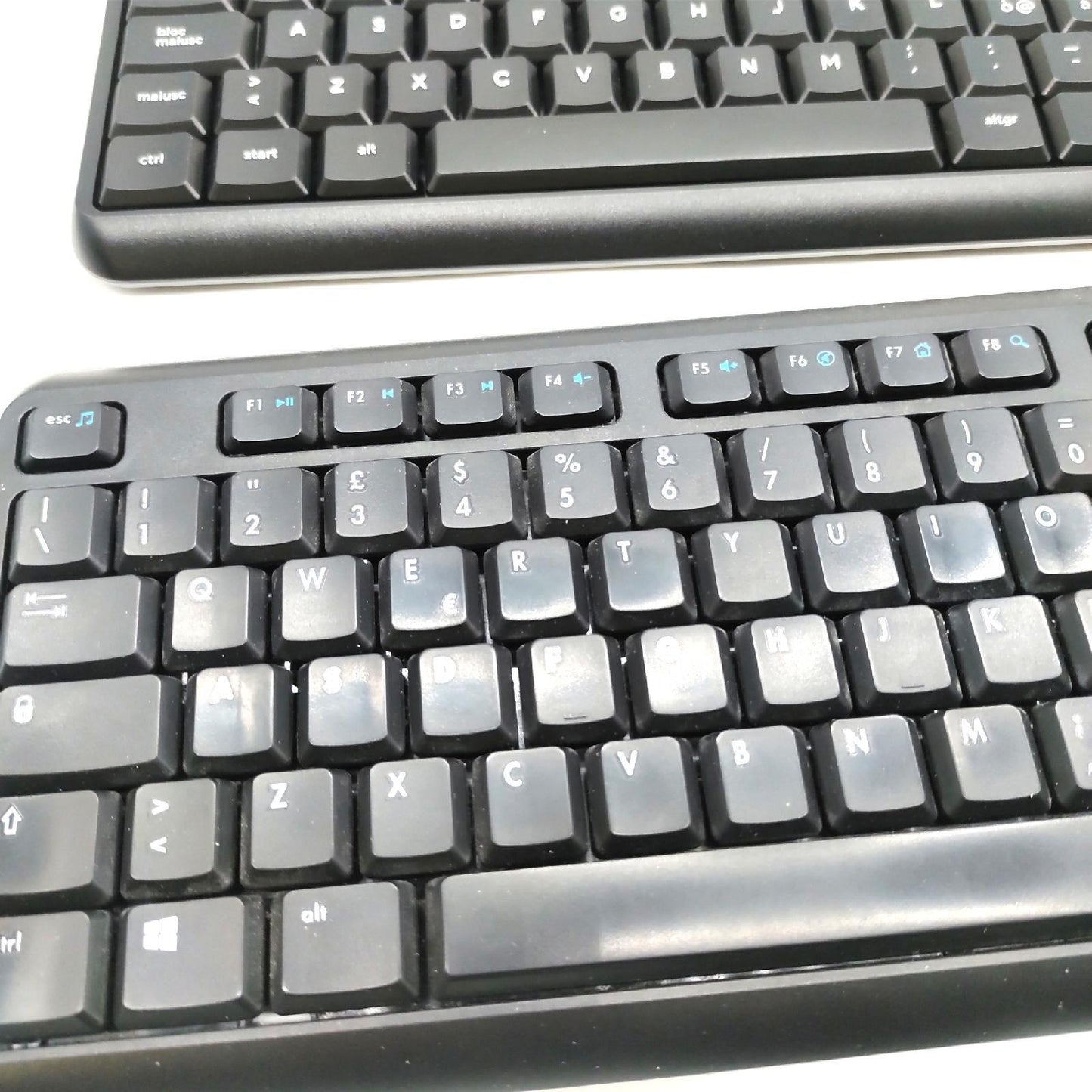 C D E Ware Tastaturen QWERTY Layout Kunden Retouren Rückläufer; Tastaturen hohe Qualität schnelle Verarbeitung; ergonomisches Design optimal für Büro- und Heimanwendung