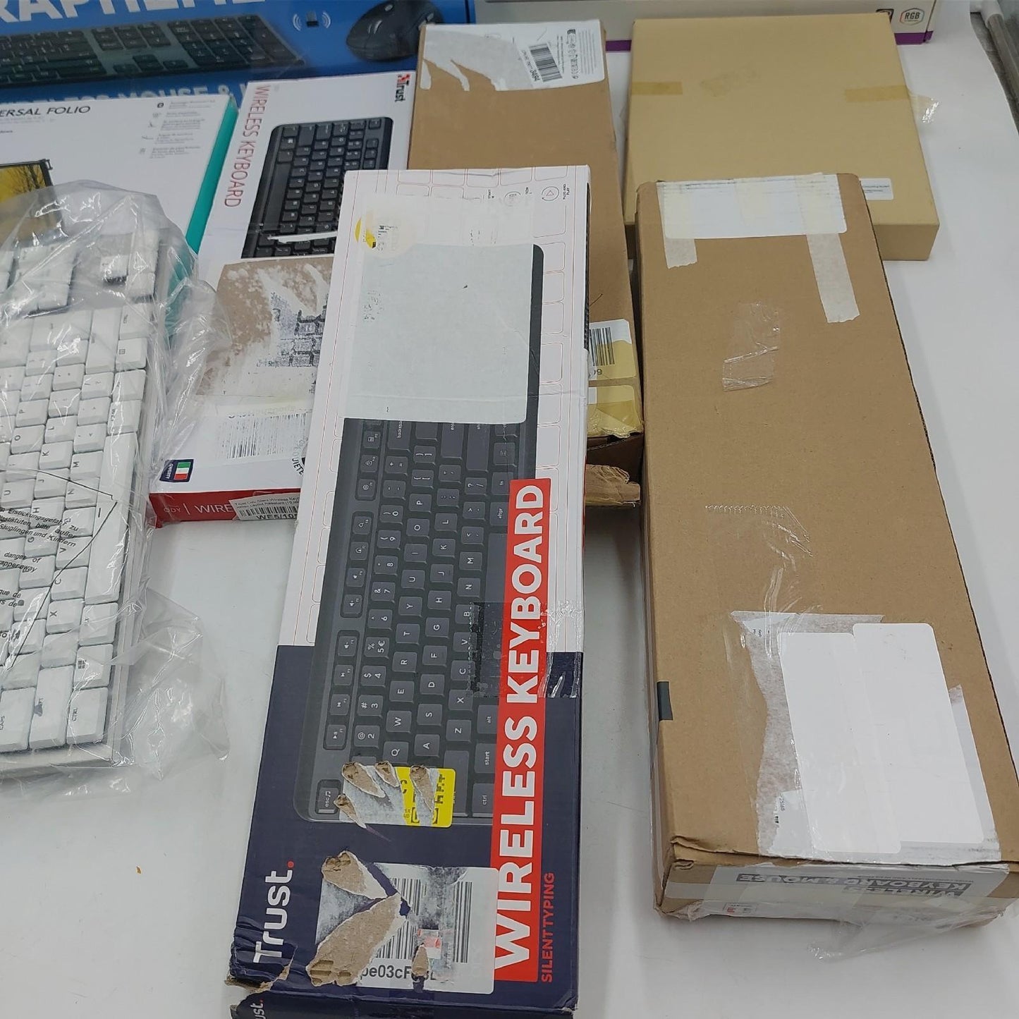 QUERTY Tastaturen Rückläufer B Ware Kunden AZERTY fremdHersteller International GmbHProdukt KeyboardWarengruppe ElektronikSchlagwort Ersatzteil