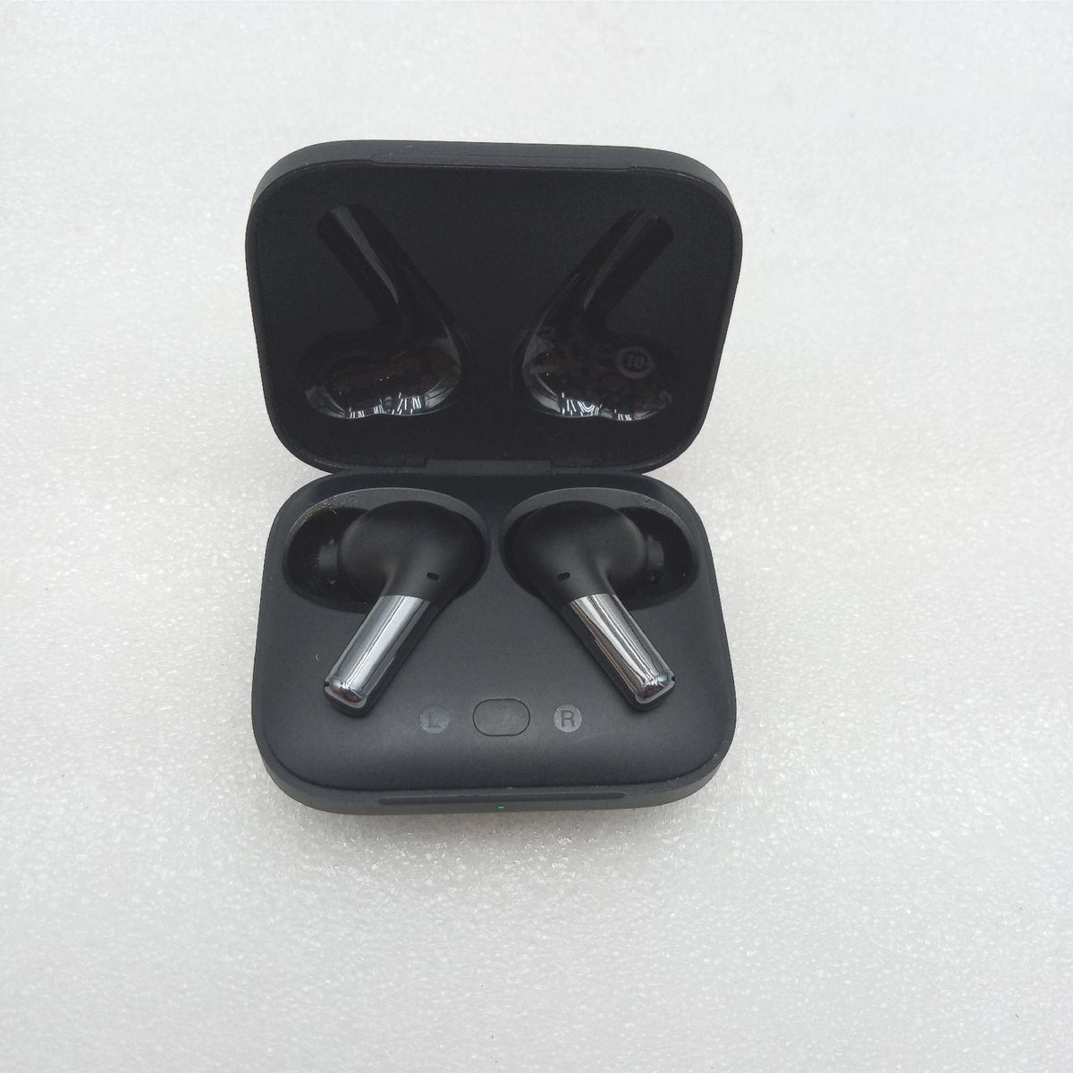 OnePlus Buds Pro - Kabellose Kopfhörer mit bis zu 38 Stunden Akkulaufzeit und Smart Adaptive Noise Cancellation - Mattschwarz