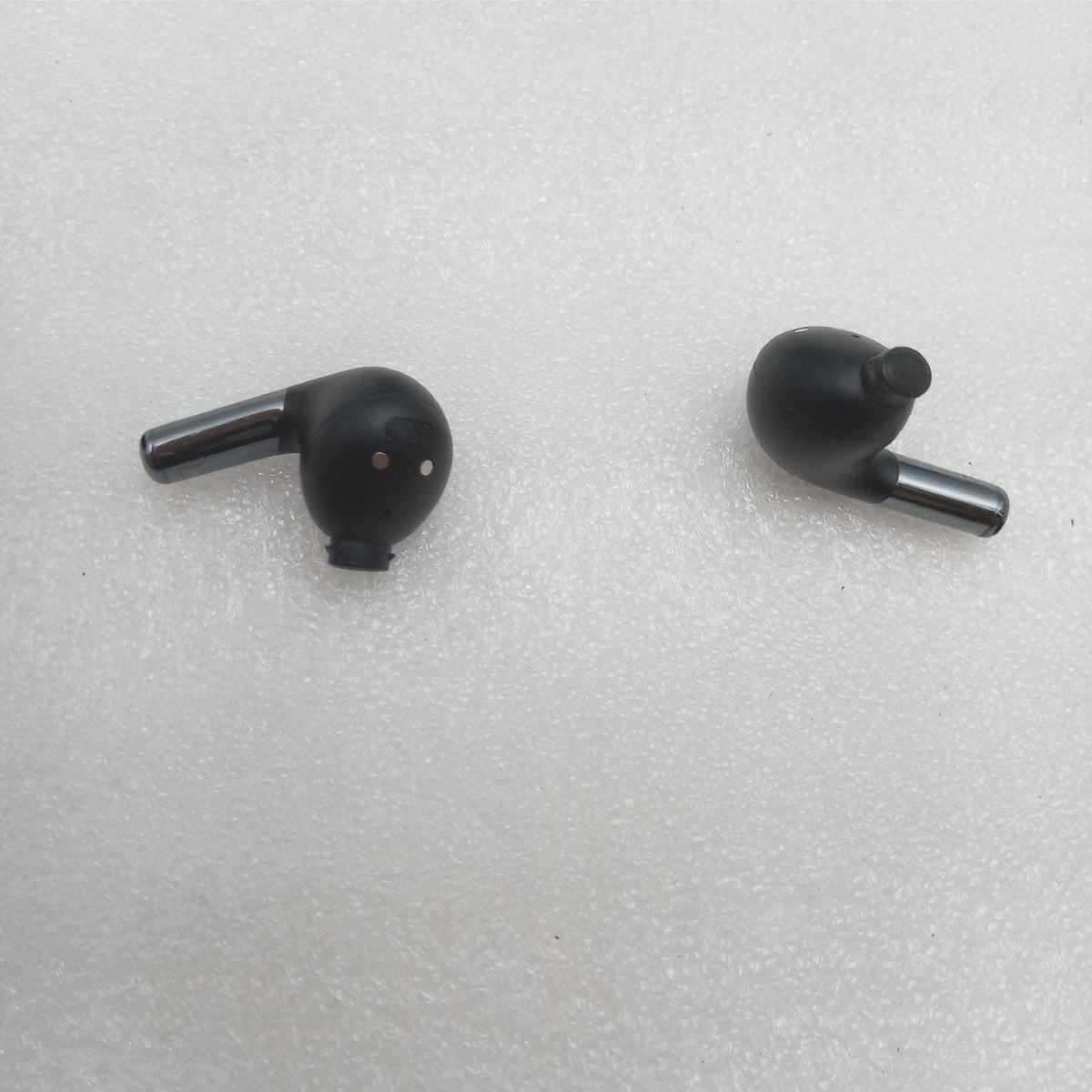 OnePlus Buds Pro - Kabellose Kopfhörer mit bis zu 38 Stunden Akkulaufzeit und Smart Adaptive Noise Cancellation - Mattschwarz
