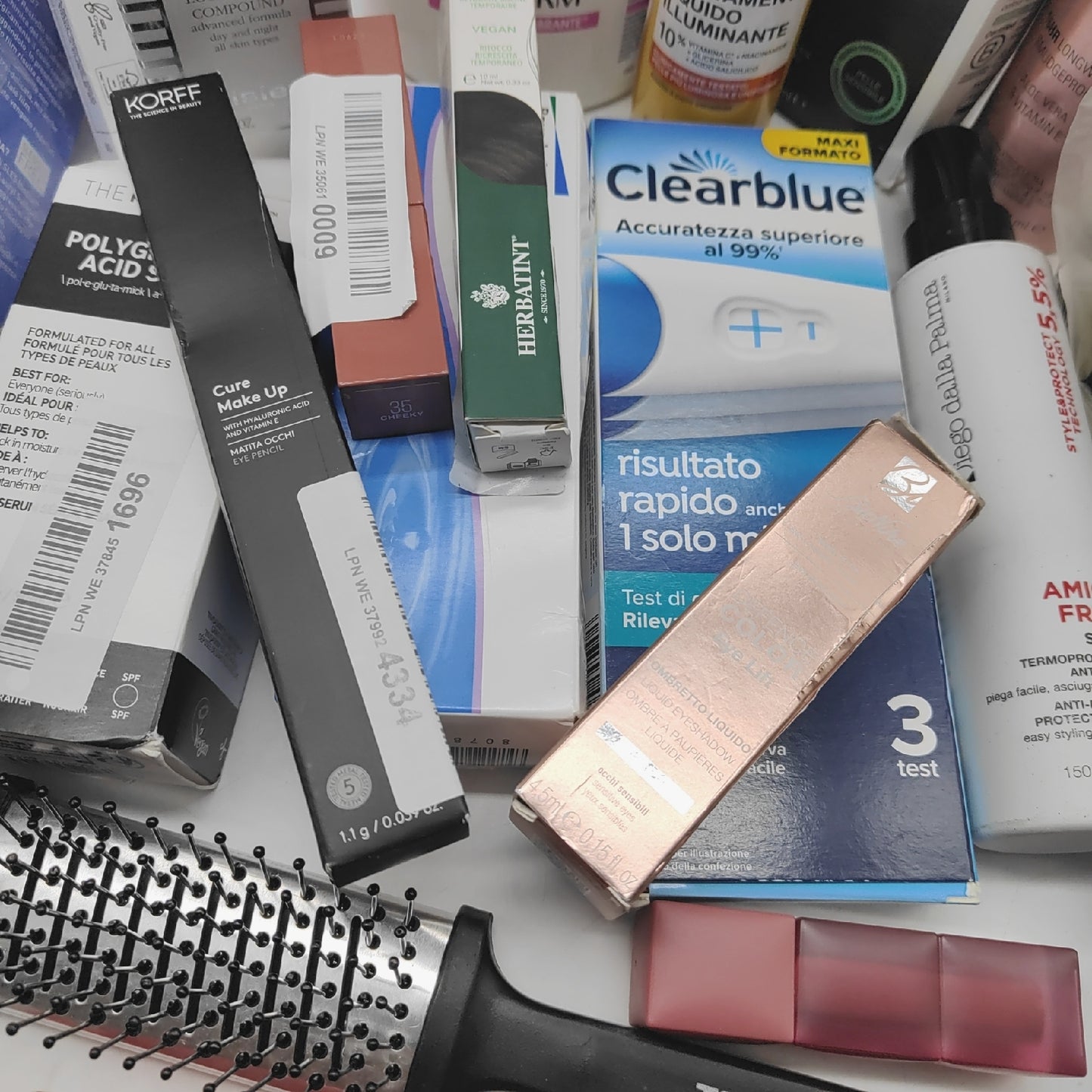 Garnier Maybelline Schwarzkopf Nivea Creme Duschgel Makeup Kosmetik Drogerie geöffnete Verpackungen