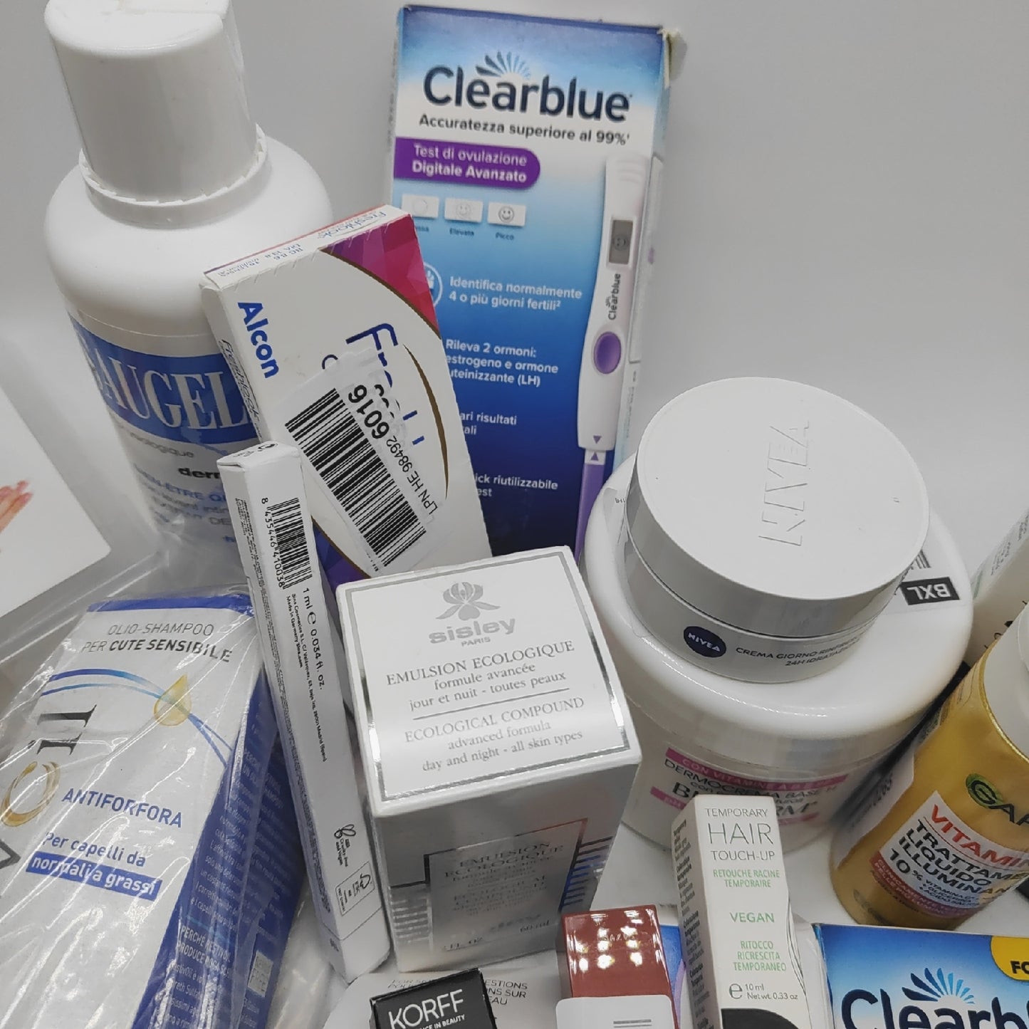 Garnier Maybelline Schwarzkopf Nivea Creme Duschgel Makeup Kosmetik Drogerie geöffnete Verpackungen