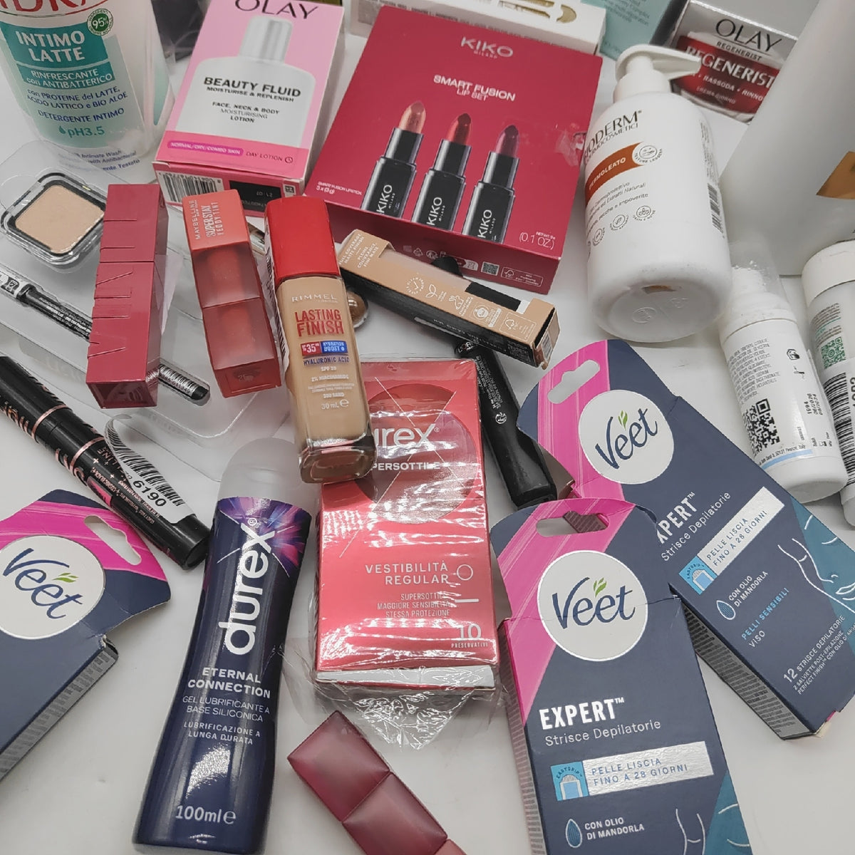 Loreal Creme Drogerie Schminke geöffnet für Pflege Körperpflege Beauty Routine