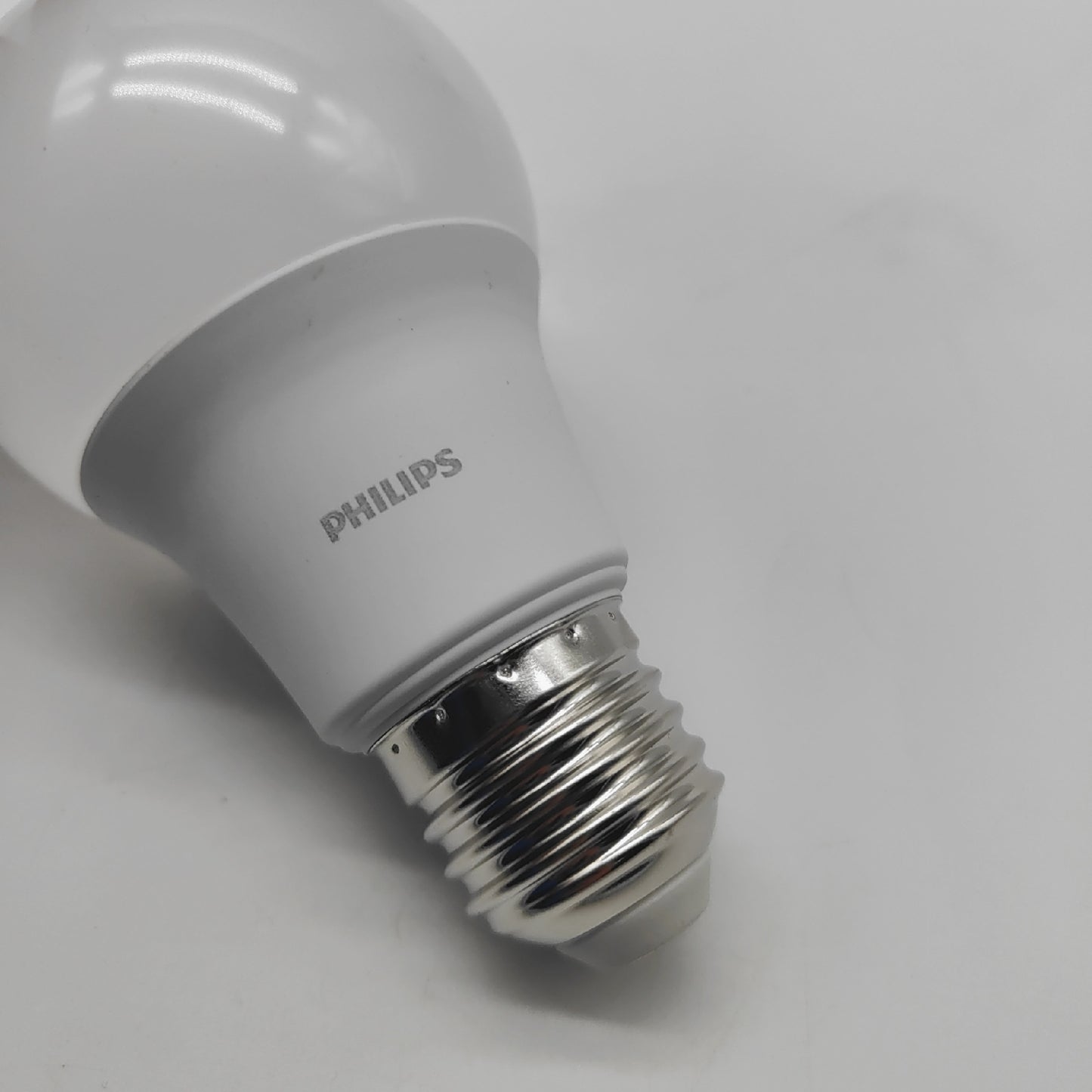 Philips LED Lampe Beleuchtung Corepro E27 Birne matt sehr warmweiß 40 Watt Ersatz