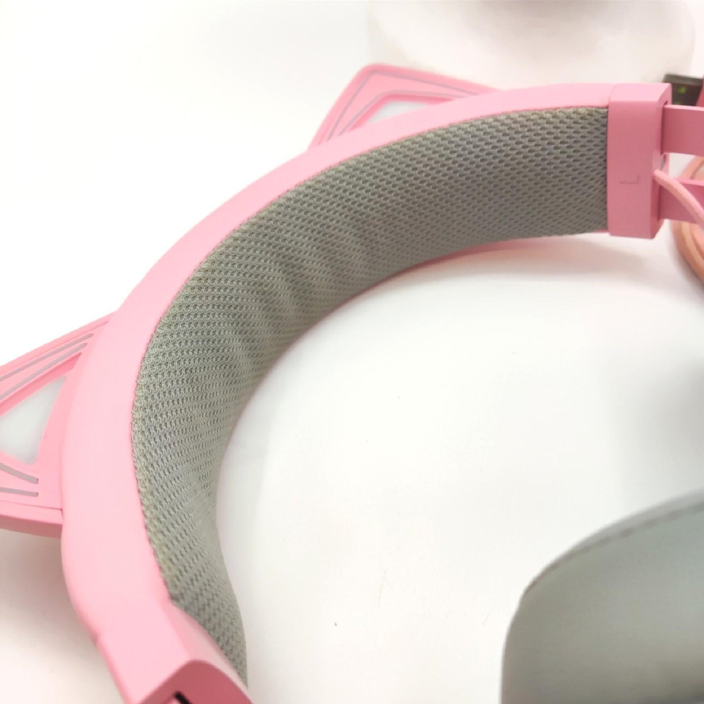 Razer Kraken Kitty Edition Gaming Headset stark verschmutzt Schwarzes Katzenohr-Design