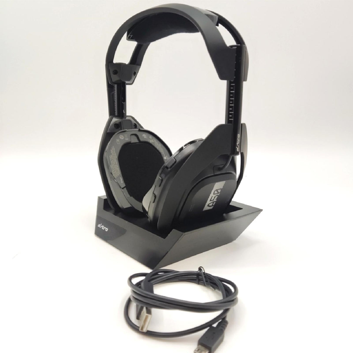 ASTRO A50 Wireless Gaming Headset Ladestation 4 Generation ohne Ohrpolster sichtbare Sp