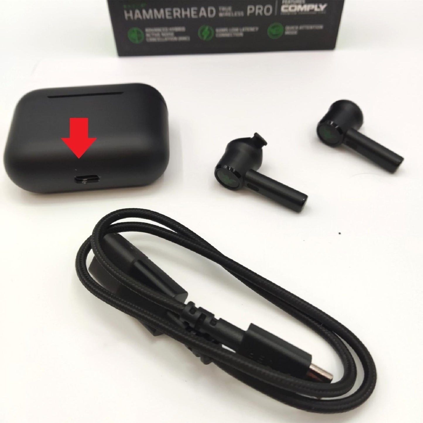Razer Hammerhead True Wireless Pro THX In Ear Schwarz Defekt Ladeanschluss