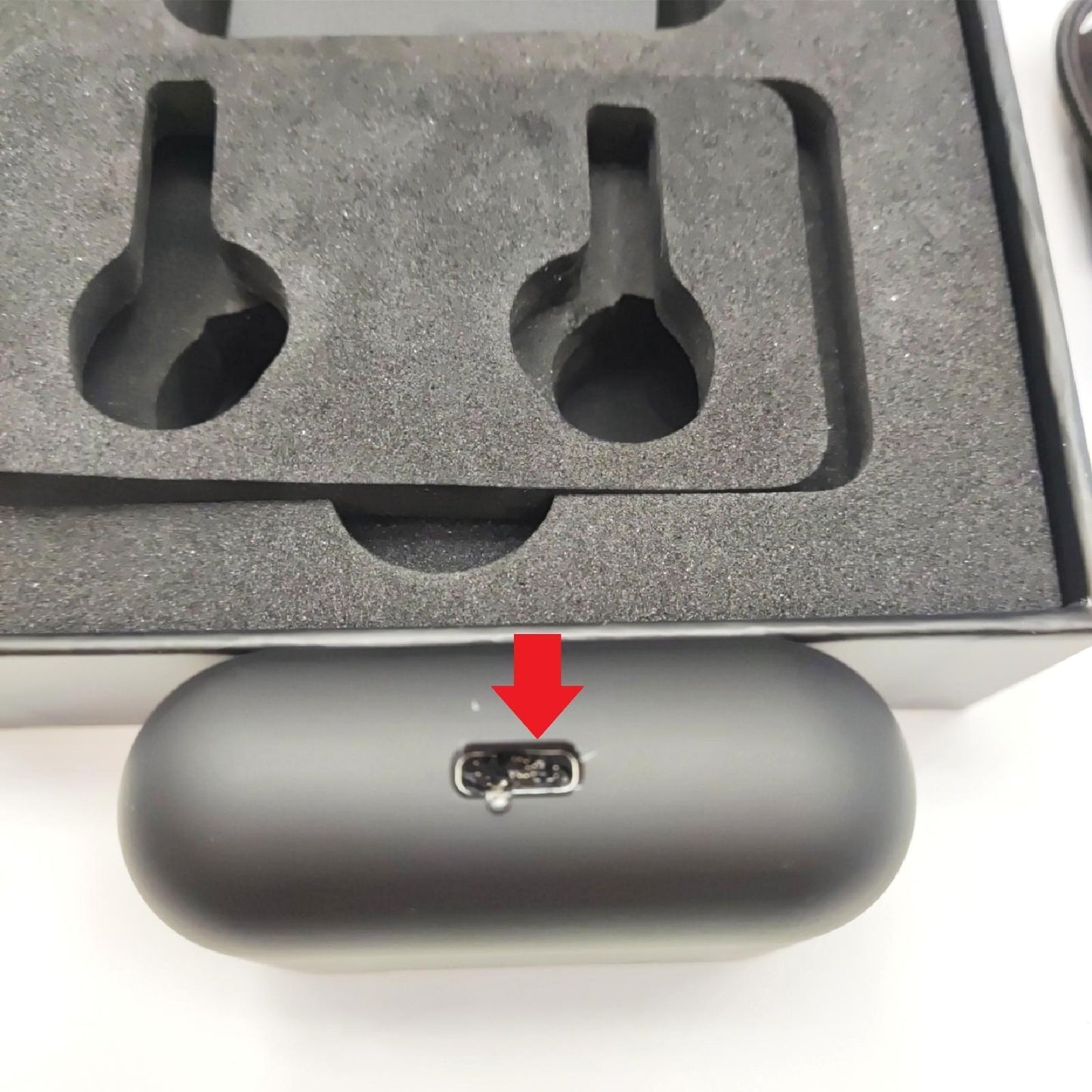 Razer Hammerhead True Wireless Pro THX In Ear Schwarz Defekt Ladeanschluss