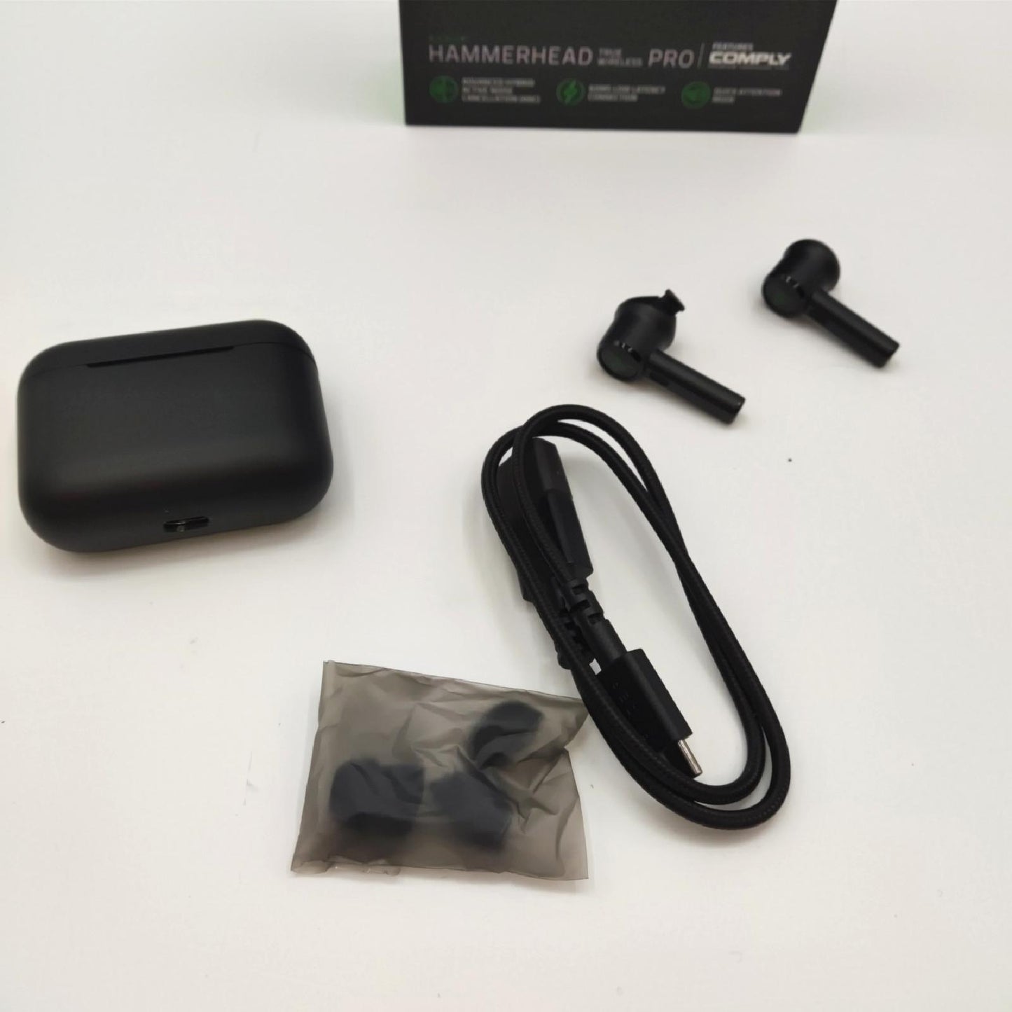 Razer Hammerhead True Wireless Pro THX In Ear Schwarz Defekt Ladeanschluss