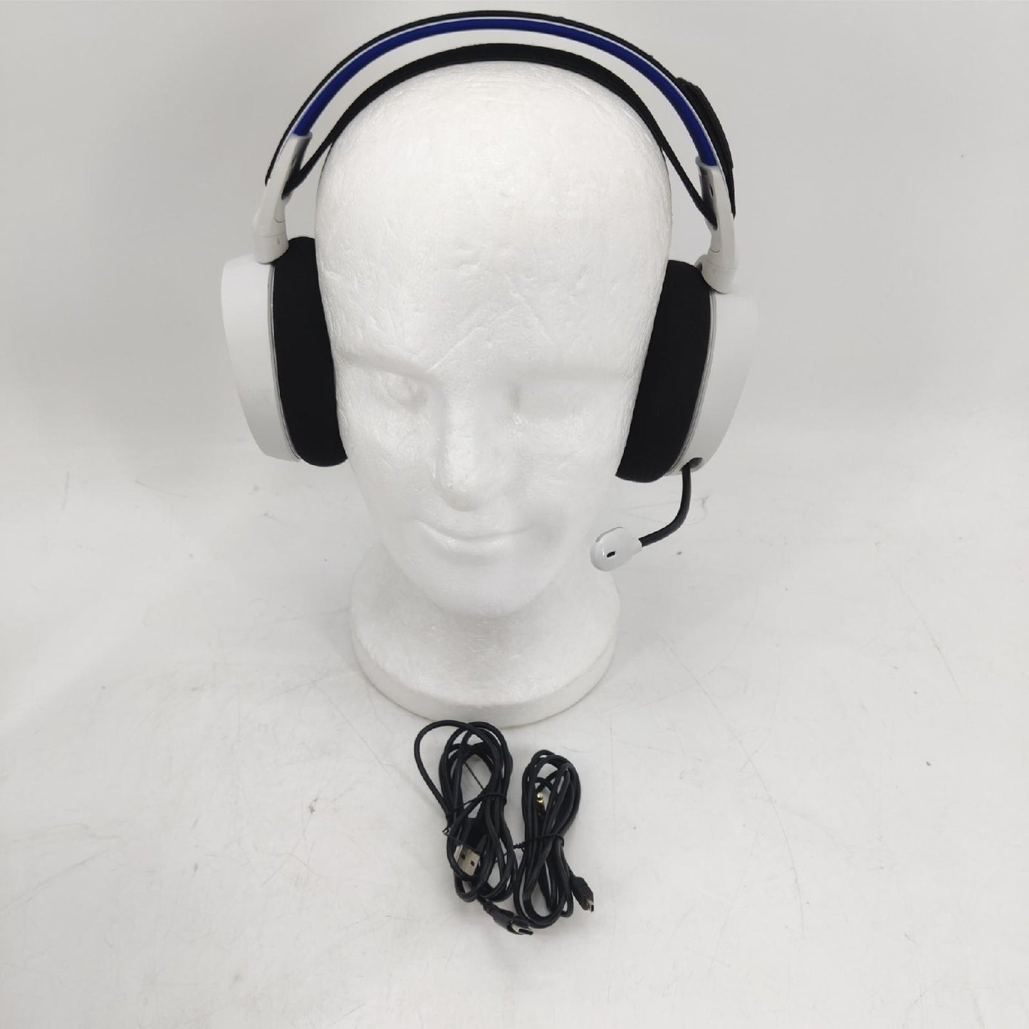 SteelSeries Arctis 7P Plus Wireless Gaming Headset Weiss mit Gebrauchsspuren ohne Dong