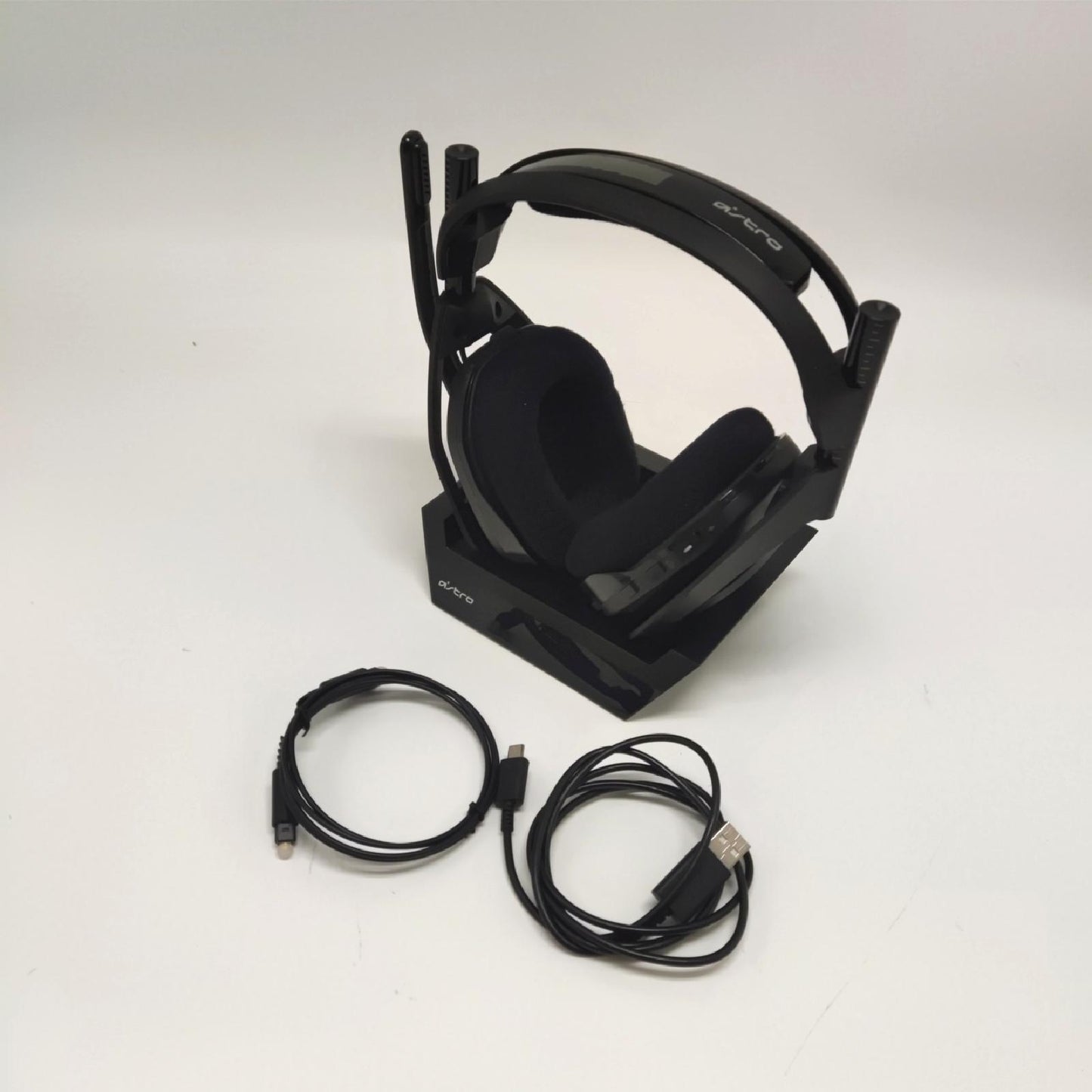 ASTRO A50 Wireless Gaming Headset Ladestation 4. Generation Dolby Audio