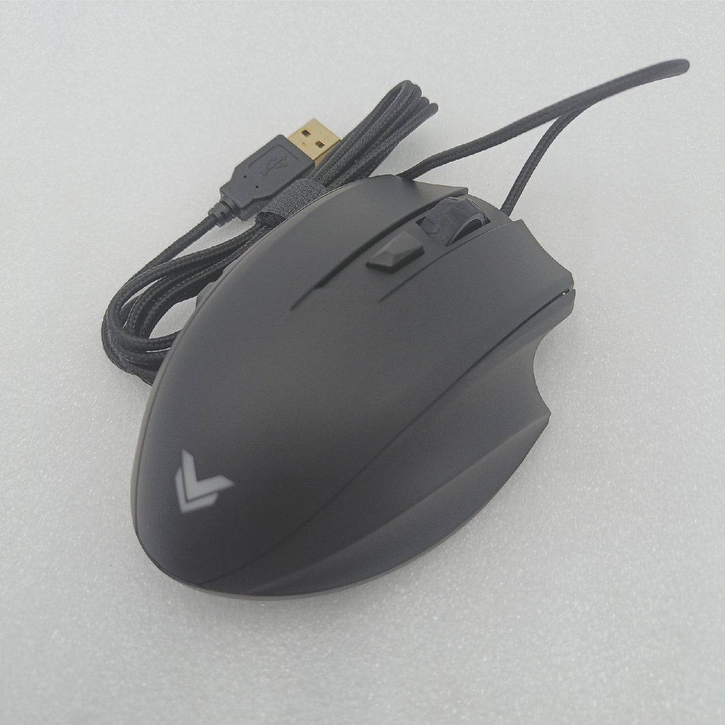 Amazon Basics Gaming Maus Computerzubehör Modell mit 12000 dpi Präzision Steuerung für Gamer