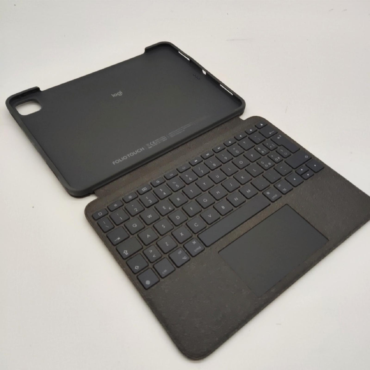 Logitech Folio Touch iPad Hülle Tastatur  Trackpad und Smart Connector für 11 Zoll iPad Pro Modell: A1980  A2013  A1934  A1979  A2228  A2068  A2230  A2231 Italienisches QWERTY-Layout Grafit